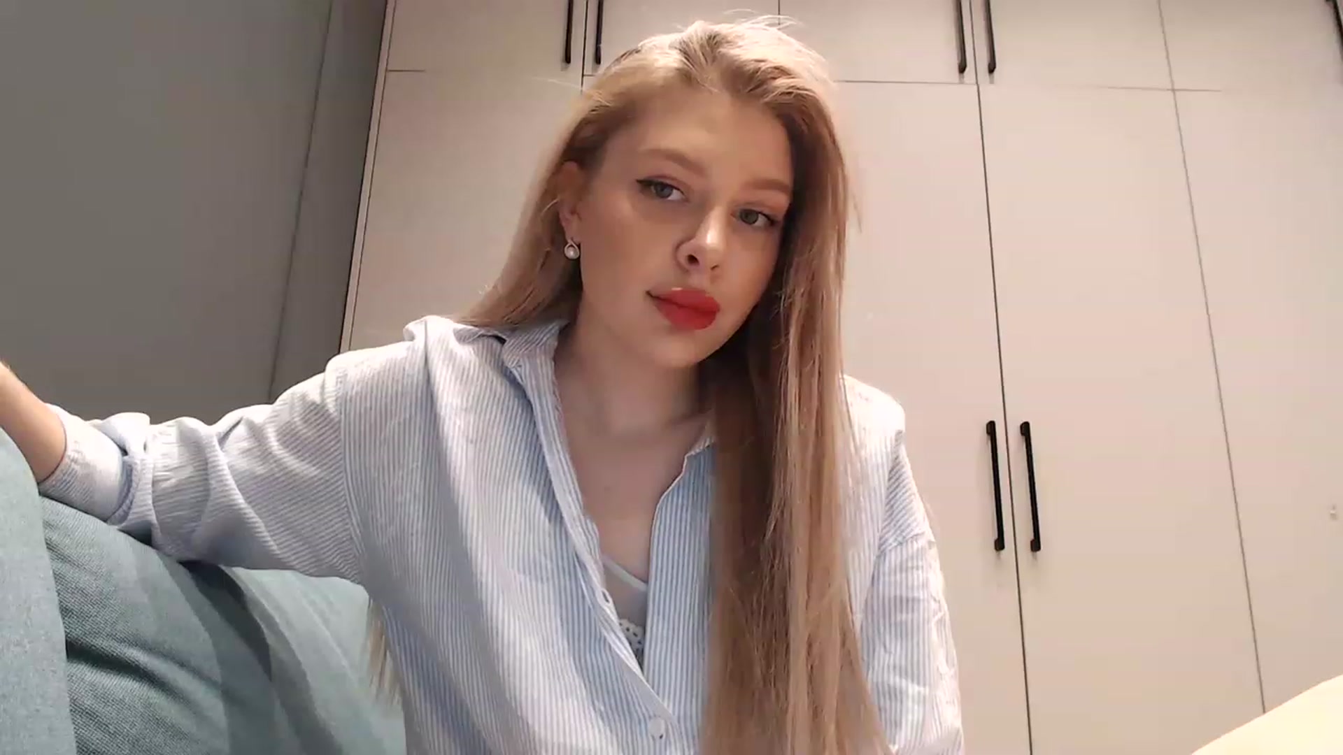 Gallery image thumbnail from BlondeDivaa's myfreecams stream on, 12/22/2022, 16:52 image 6 of 20