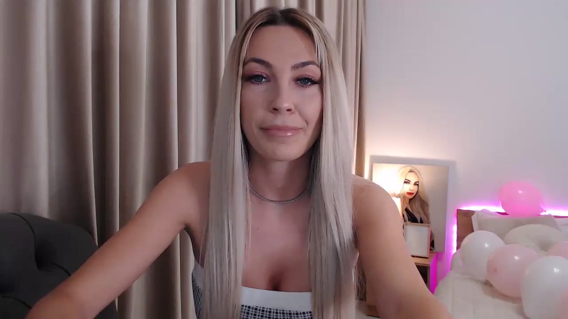 Gallery image thumbnail from BlondeIsBack's myfreecams stream on, 05/18/2024, 21:49 image 4 of 20