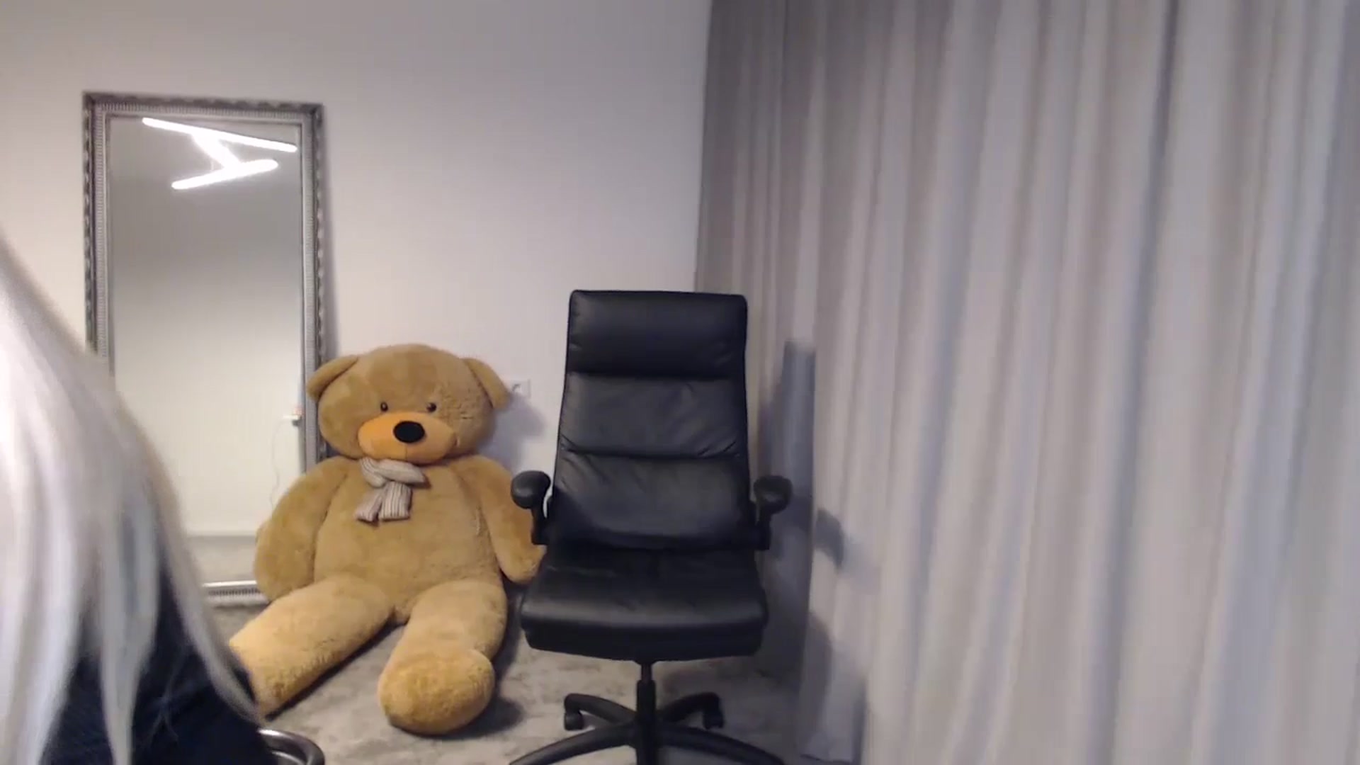 Gallery image thumbnail from BlondeIsBack's myfreecams stream on, 05/23/2024, 22:09 image 19 of 20
