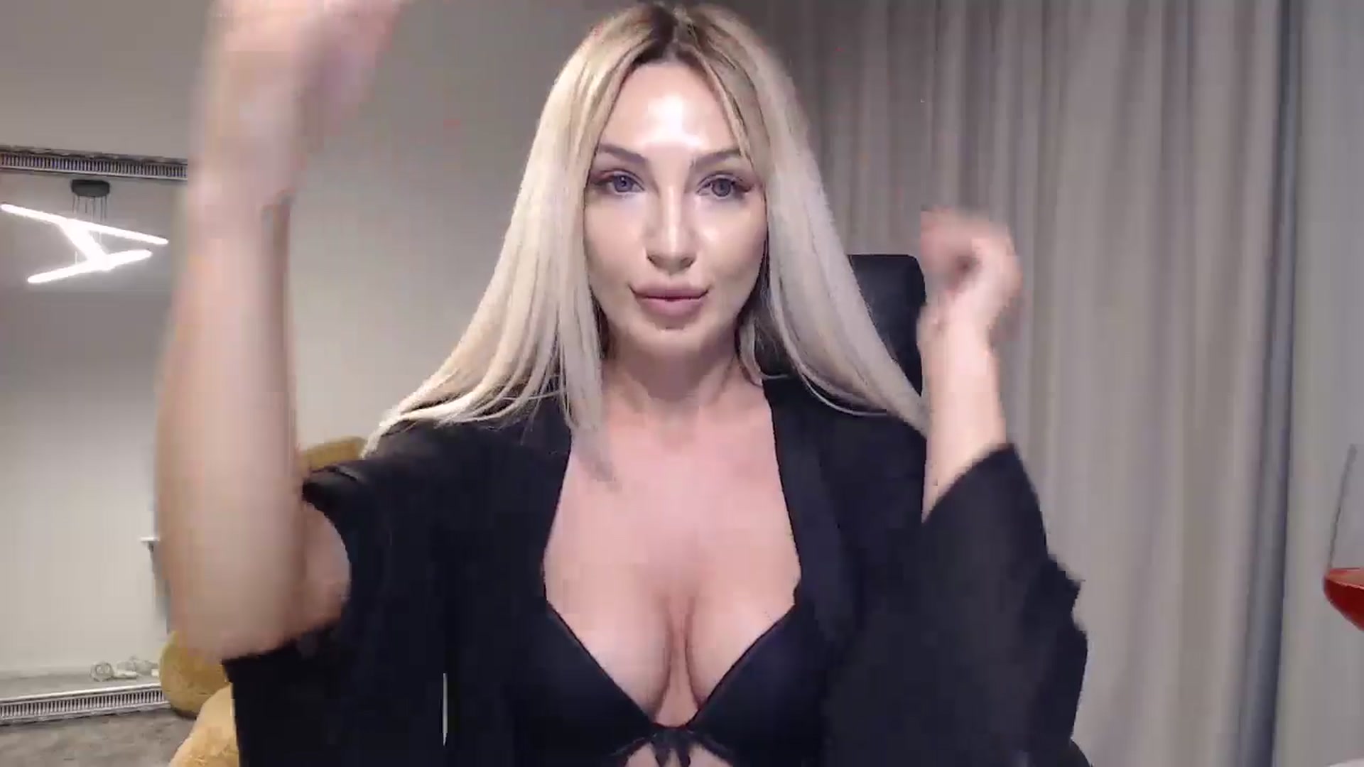 Gallery image thumbnail from BlondeIsBack's myfreecams stream on, 05/24/2024, 24:15 image 11 of 20