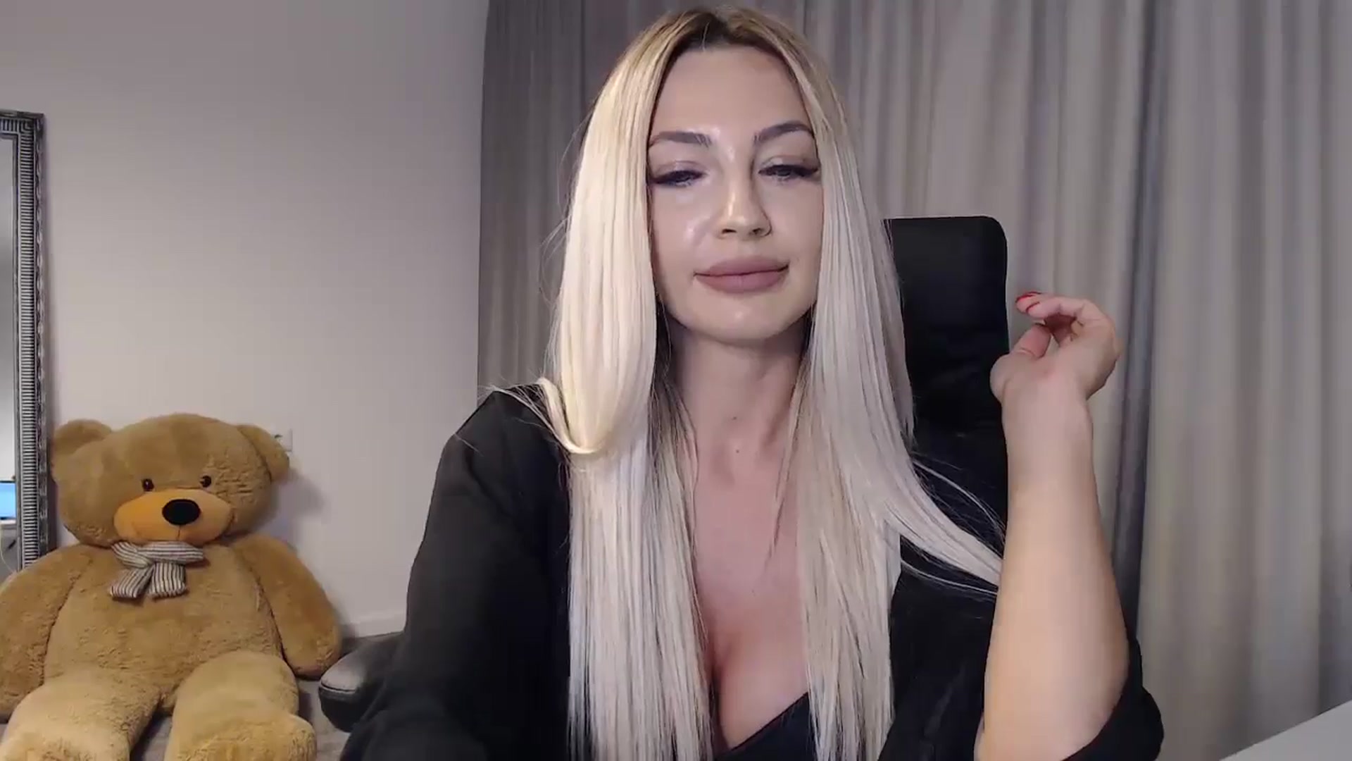 Gallery image thumbnail from BlondeIsBack's myfreecams stream on, 05/24/2024, 24:15 image 18 of 20