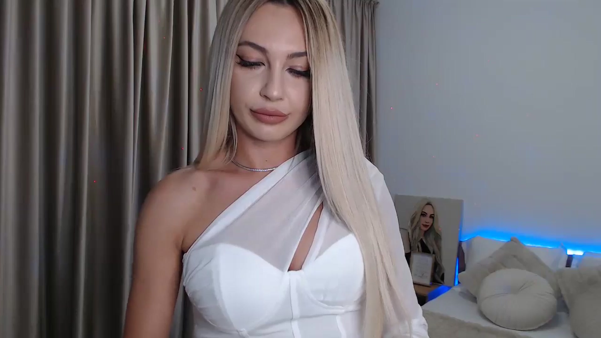 Gallery image thumbnail from BlondeIsBack's myfreecams stream on, 05/30/2024, 22:00 image 15 of 20