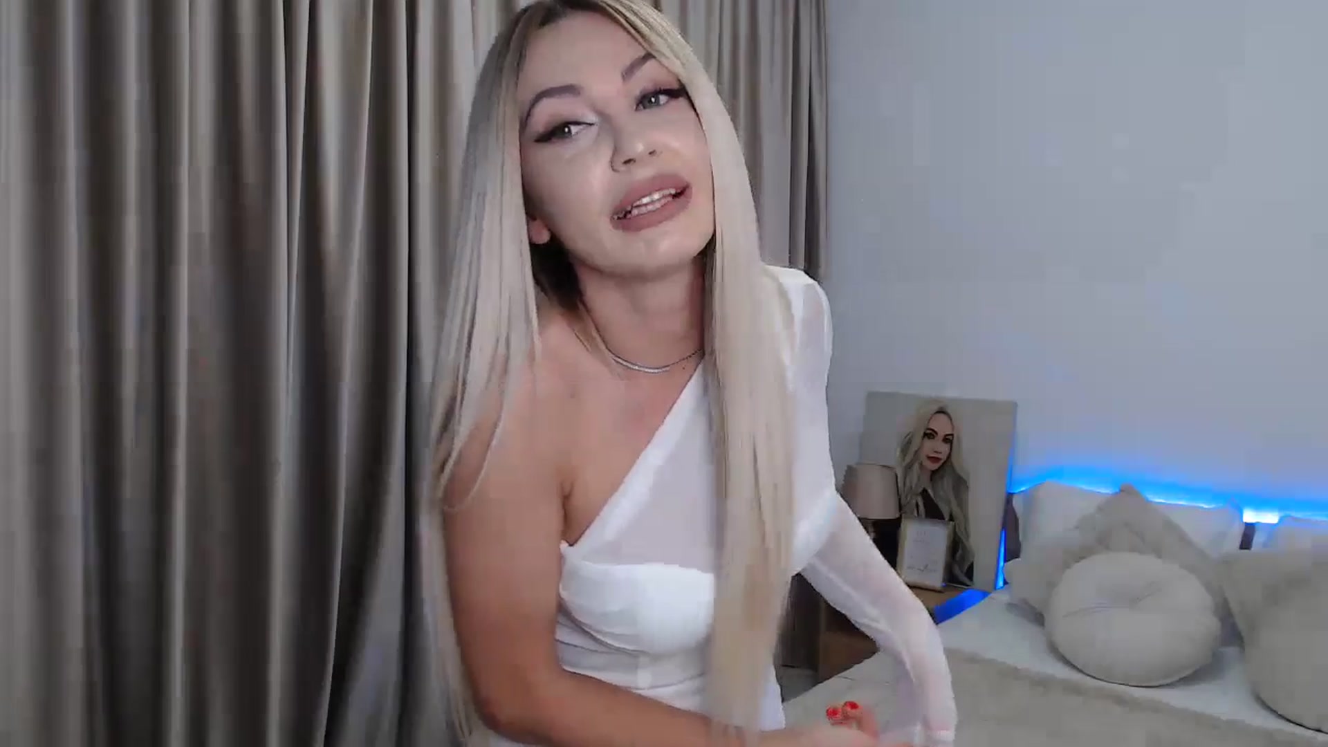 Gallery image thumbnail from BlondeIsBack's myfreecams stream on, 05/30/2024, 22:00 image 18 of 20