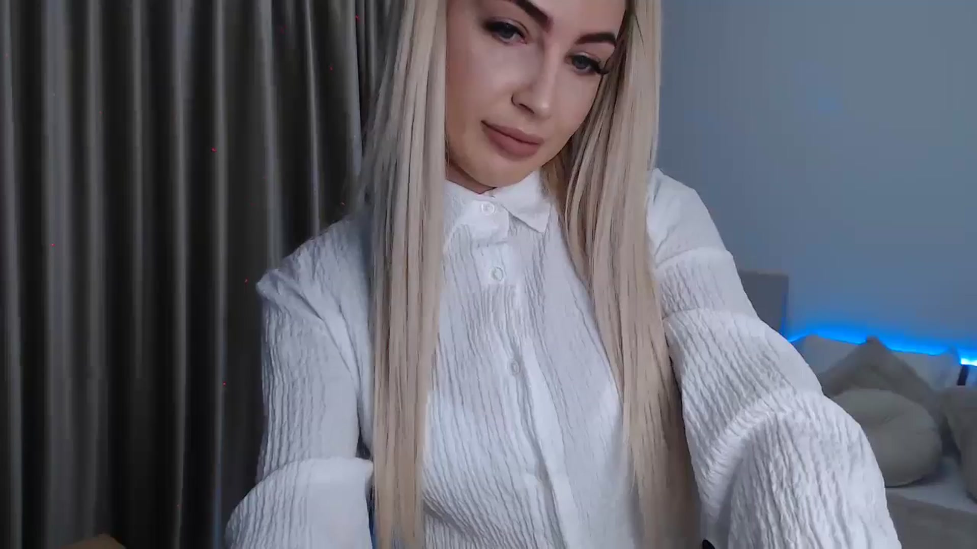 Gallery image thumbnail from BlondeIsBack's myfreecams stream on, 05/31/2024, 22:31 image 16 of 20