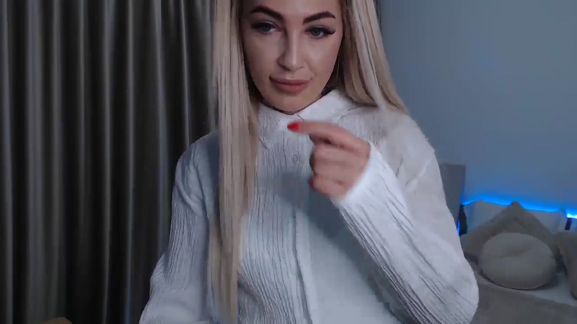 Gallery image thumbnail from BlondeIsBack's myfreecams stream on, 05/31/2024, 22:31 image 18 of 20