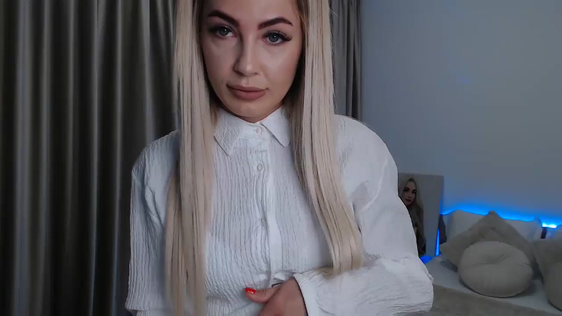 Gallery image thumbnail from BlondeIsBack's myfreecams stream on, 05/31/2024, 22:31 image 1 of 20