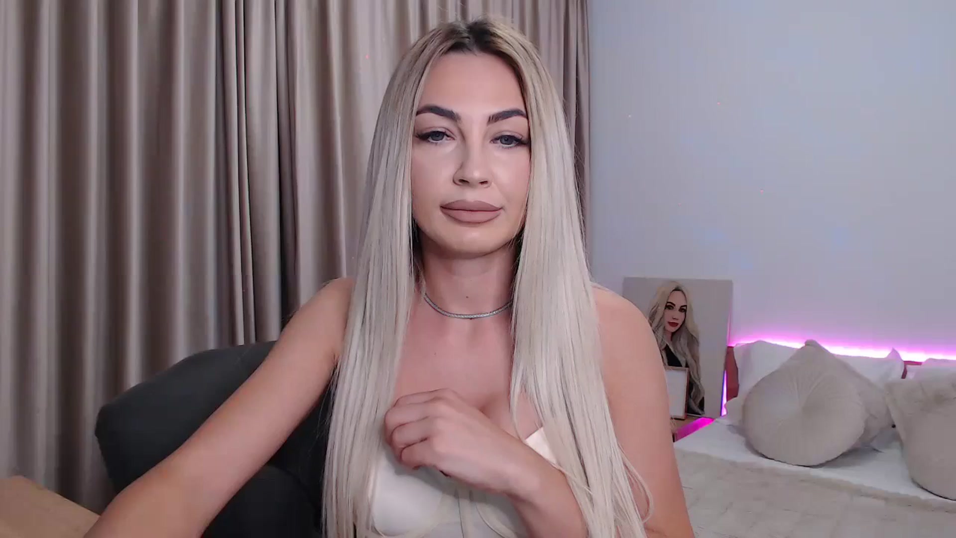 Gallery image thumbnail from BlondeIsBack's myfreecams stream on, 06/02/2024, 22:07 image 1 of 20