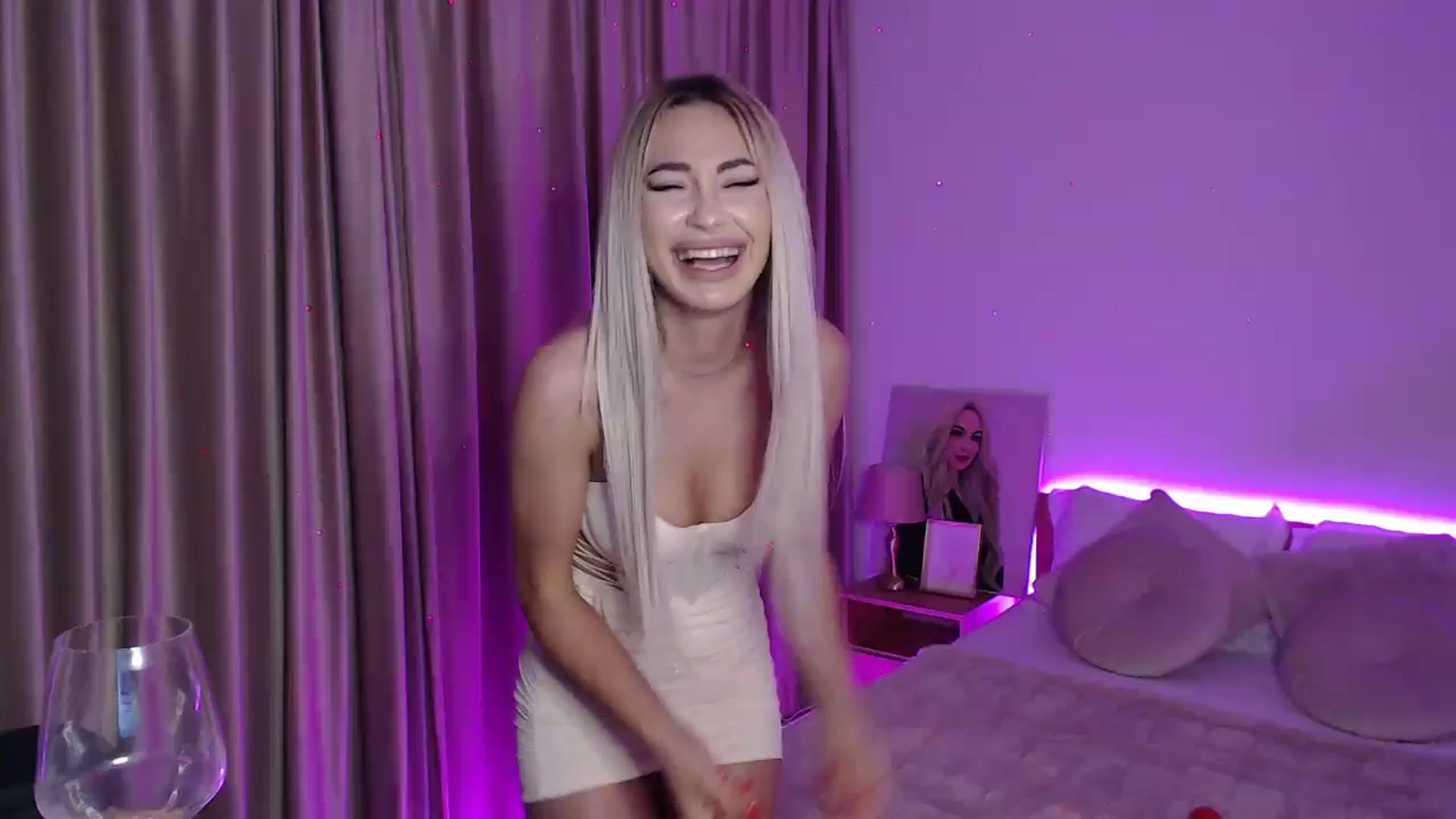 Gallery image thumbnail from BlondeIsBack's myfreecams stream on, 06/02/2024, 23:24 image 15 of 20