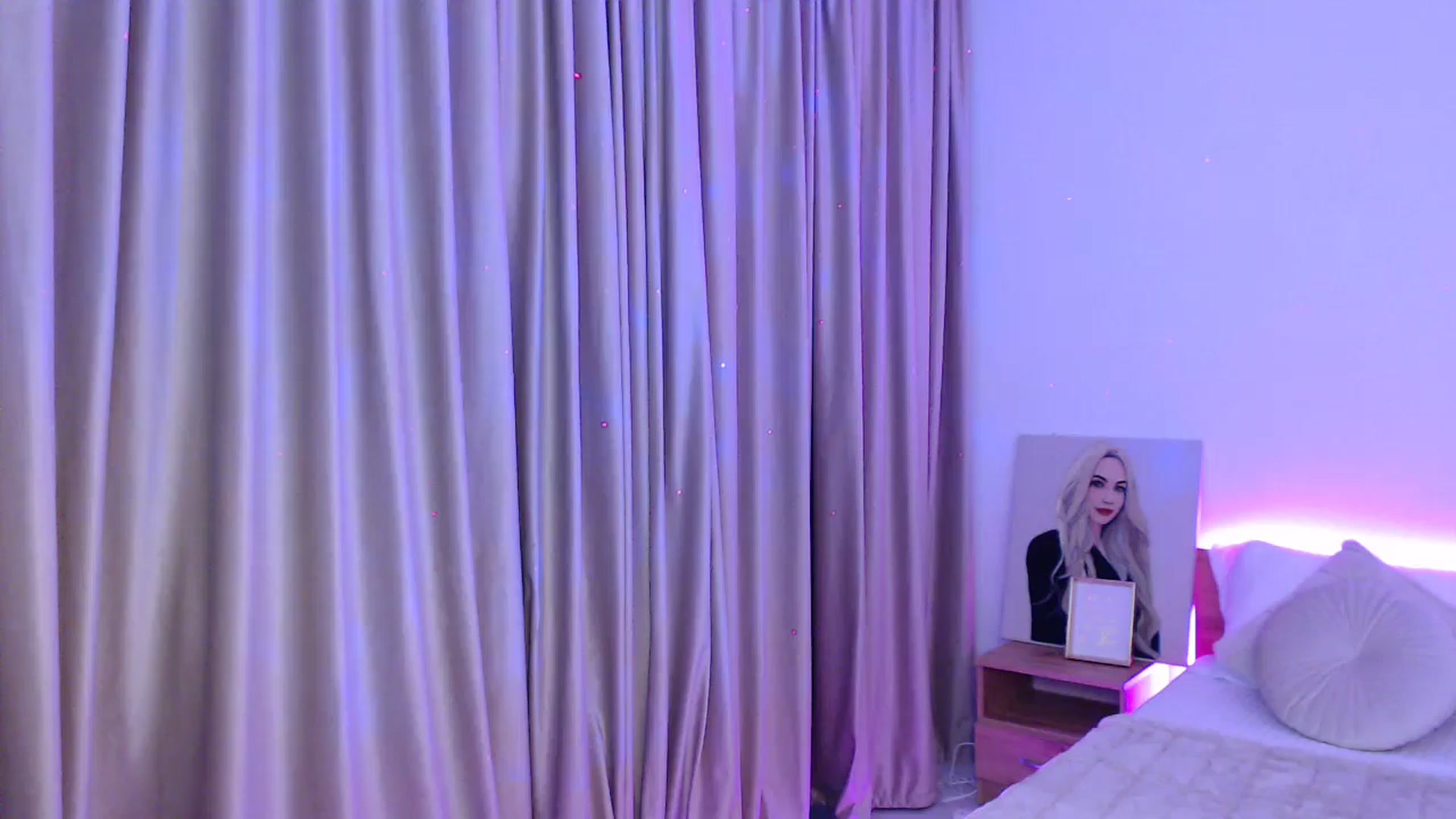 Gallery image thumbnail from BlondeIsBack's myfreecams stream on, 06/06/2024, 22:29 image 19 of 20