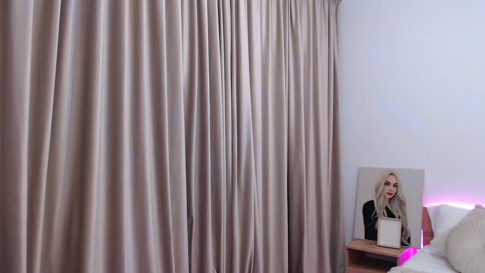 Gallery image thumbnail from BlondeIsBack's myfreecams stream on, 06/06/2024, 22:29 image 10 of 20