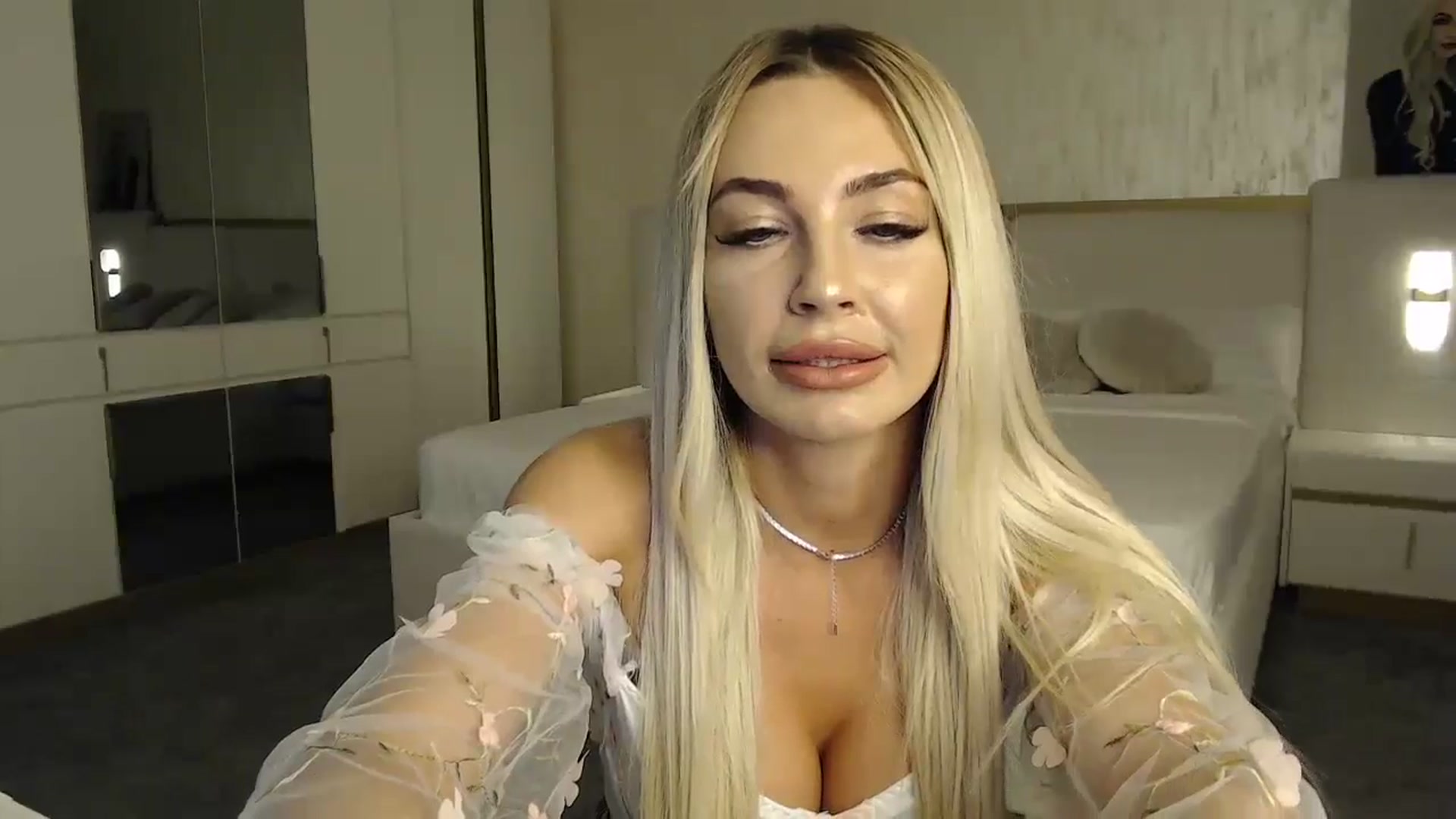 Gallery image thumbnail from BlondeIsBack's myfreecams stream on, 06/14/2024, 23:20 image 3 of 20