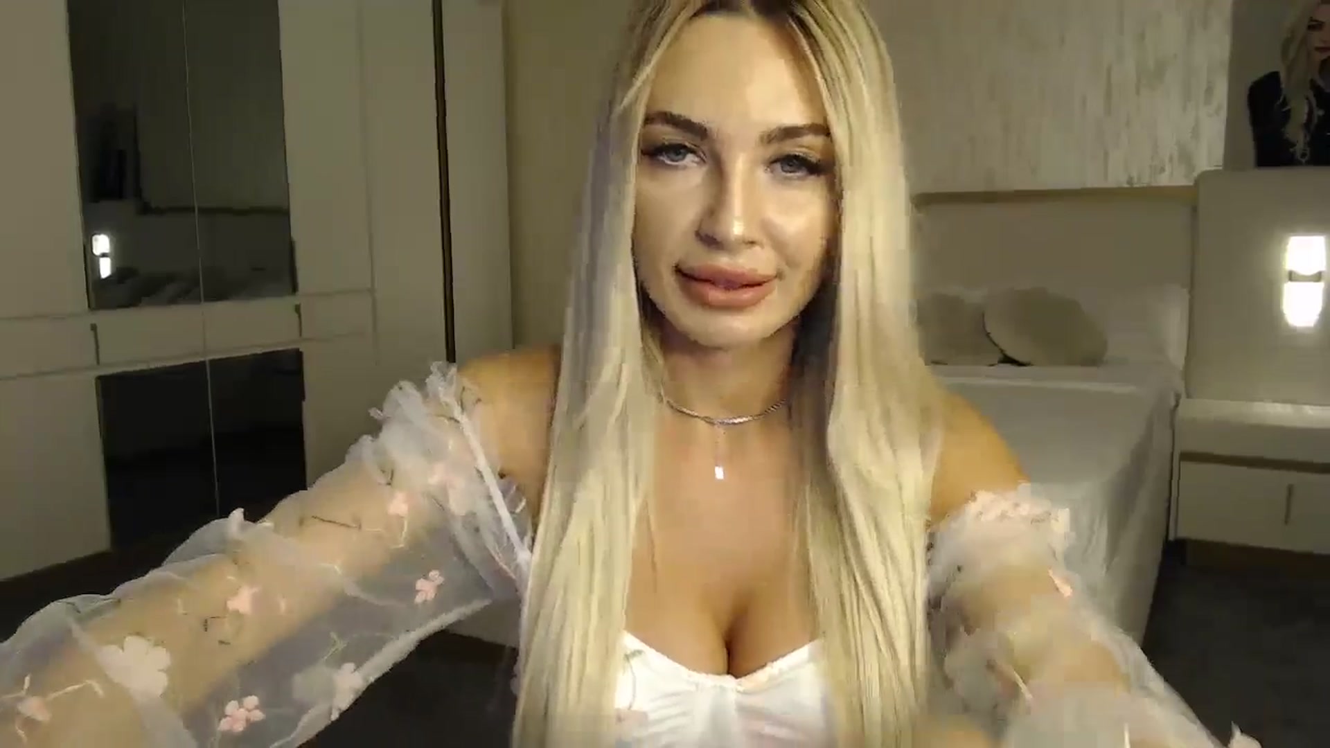 Gallery image thumbnail from BlondeIsBack's myfreecams stream on, 06/14/2024, 23:54 image 14 of 20