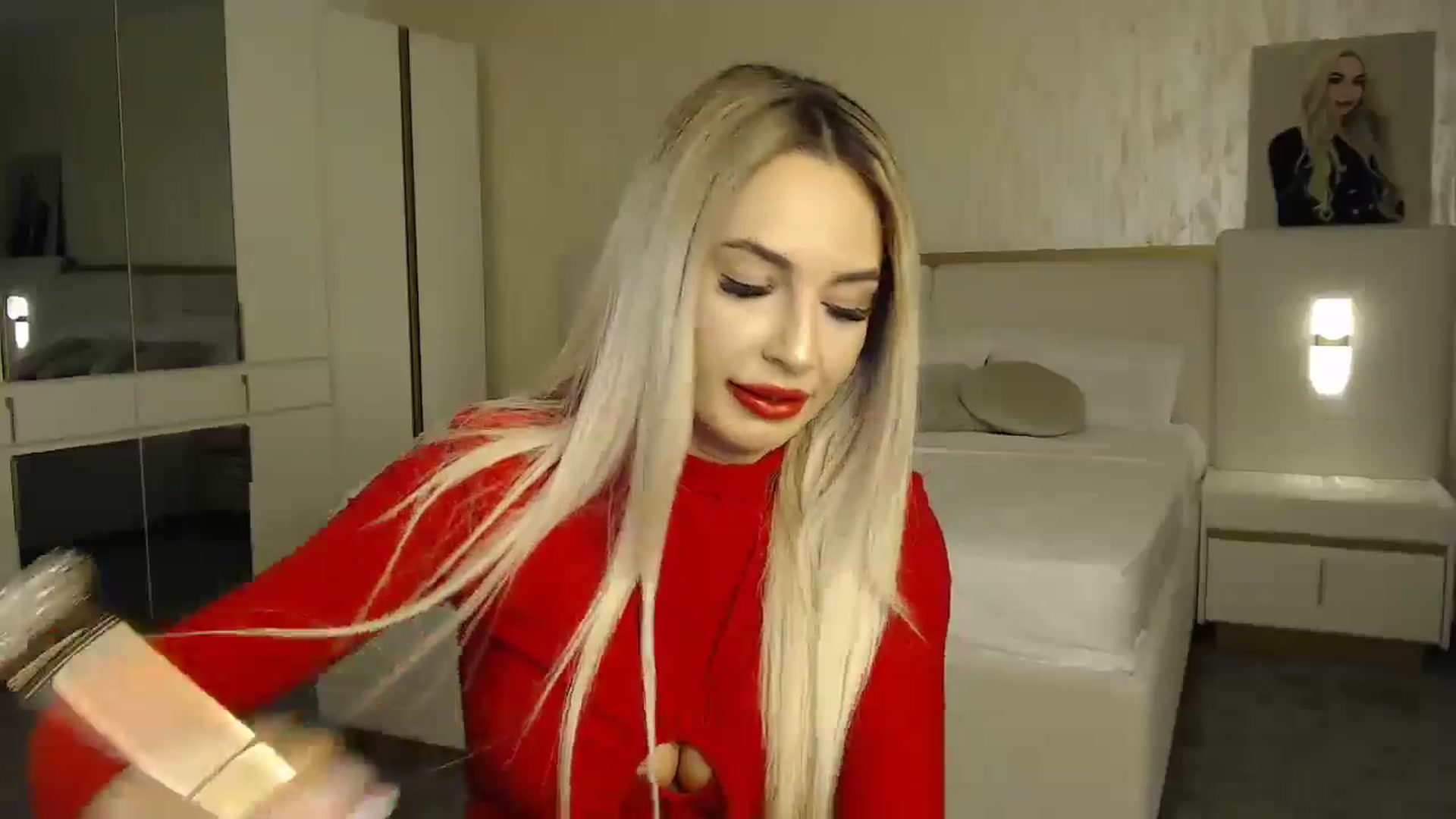 Gallery image thumbnail from BlondeIsBack's myfreecams stream on, 06/15/2024, 21:58 image 8 of 20