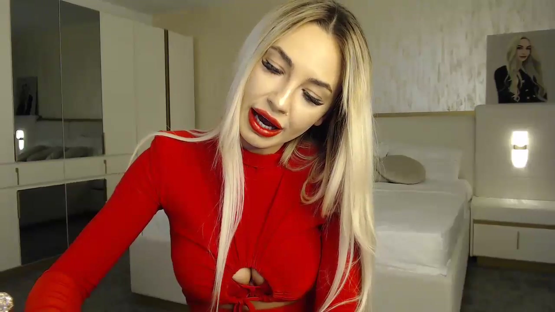 Gallery image thumbnail from BlondeIsBack's myfreecams stream on, 06/15/2024, 21:58 image 5 of 20