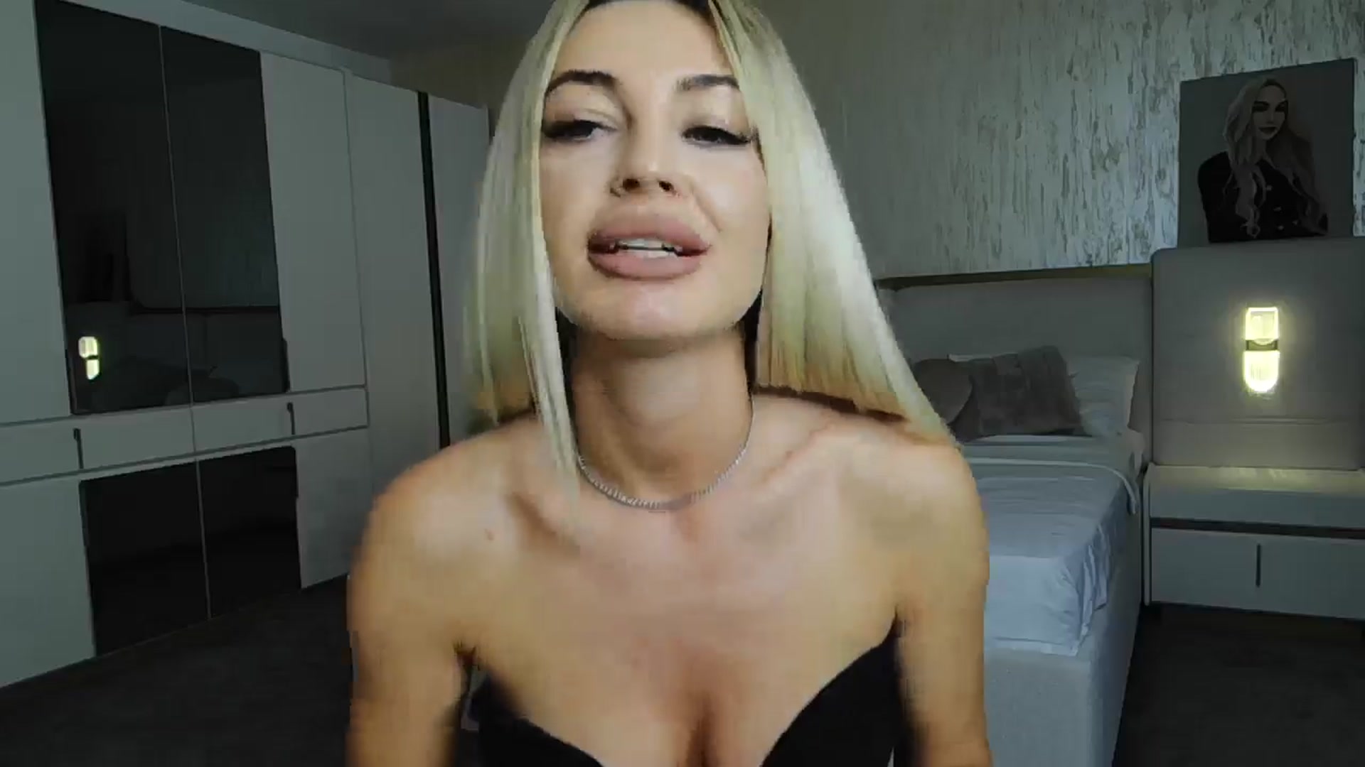Gallery image thumbnail from BlondeIsBack's myfreecams stream on, 06/23/2024, 23:45 image 11 of 20