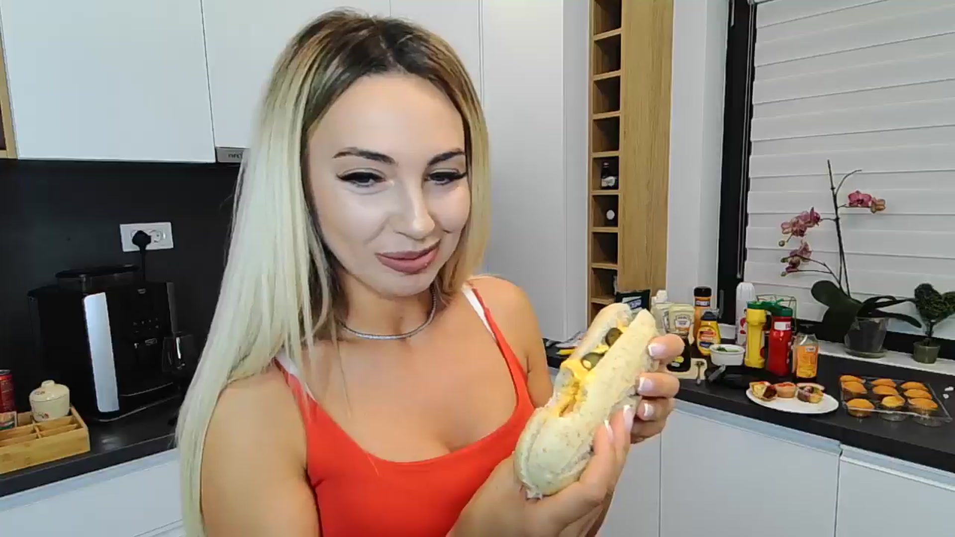 Gallery image thumbnail from BlondeIsBack's myfreecams stream on, 07/07/2024, 24:26 image 8 of 20