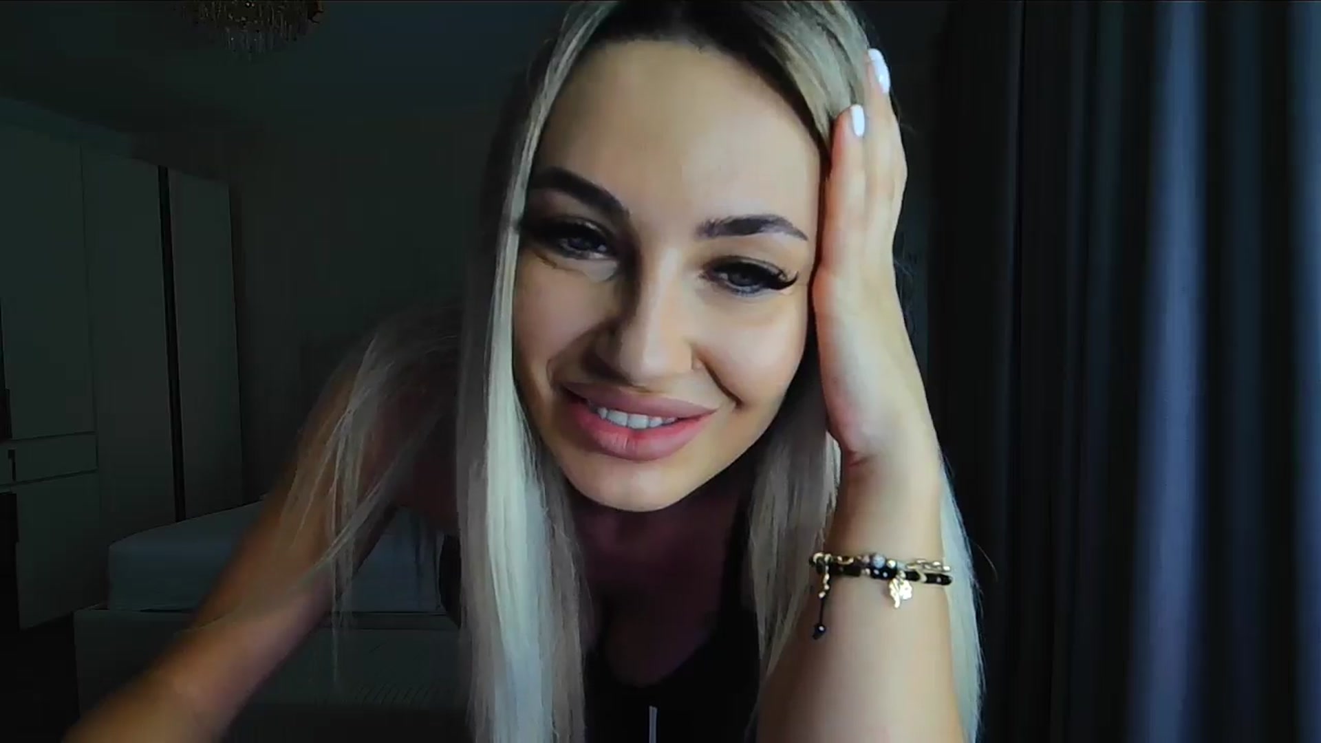 Gallery image thumbnail from BlondeIsBack's myfreecams stream on, 07/25/2024, 20:05 image 19 of 20