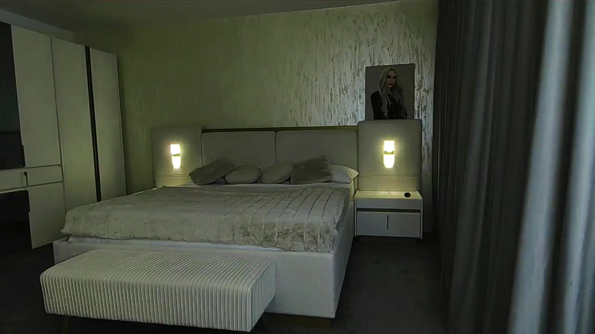 Gallery image thumbnail from BlondeIsBack's myfreecams stream on, 07/31/2024, 22:10 image 9 of 20