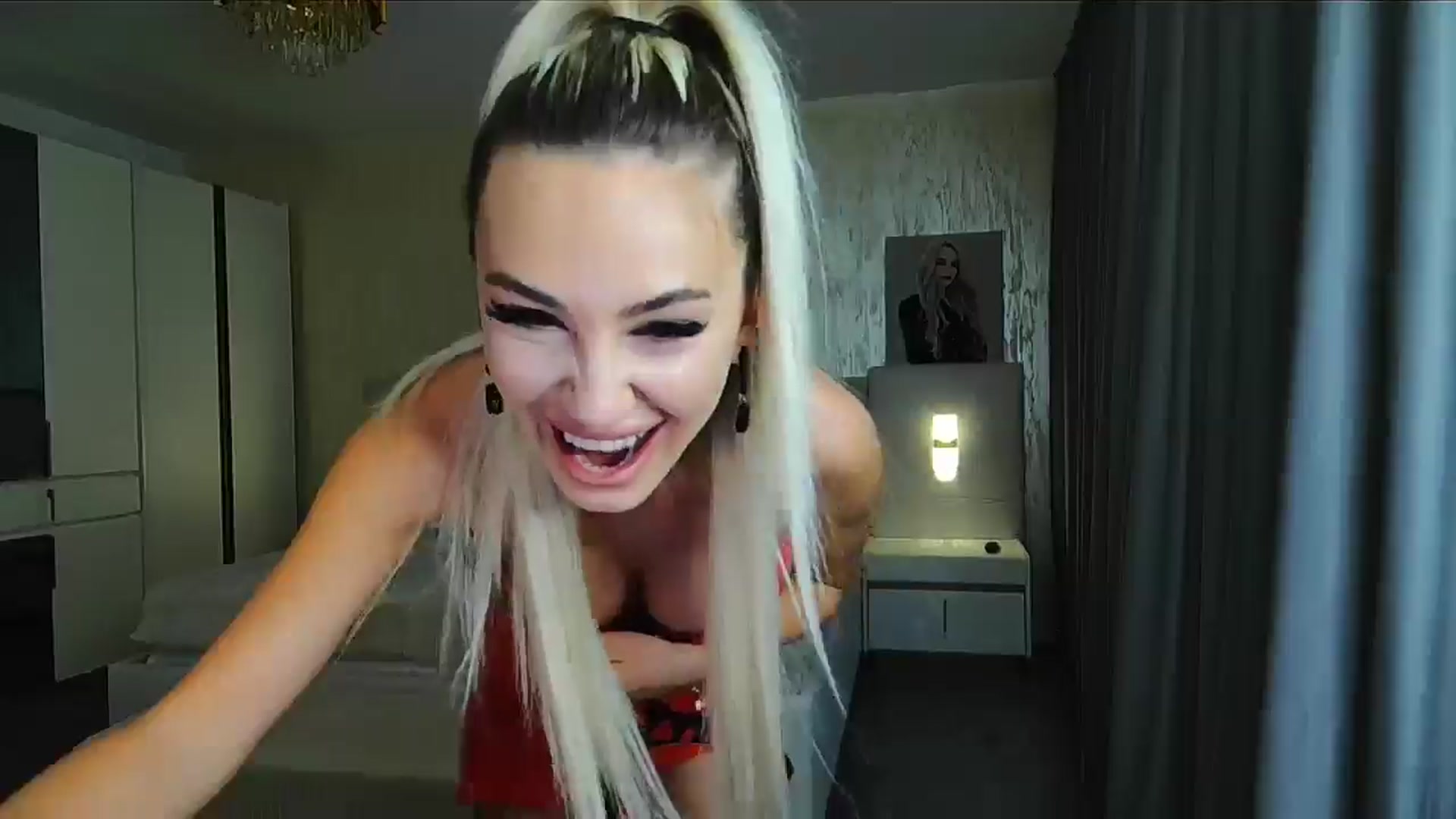 Gallery image thumbnail from BlondeIsBack's myfreecams stream on, 07/31/2024, 22:10 image 6 of 20