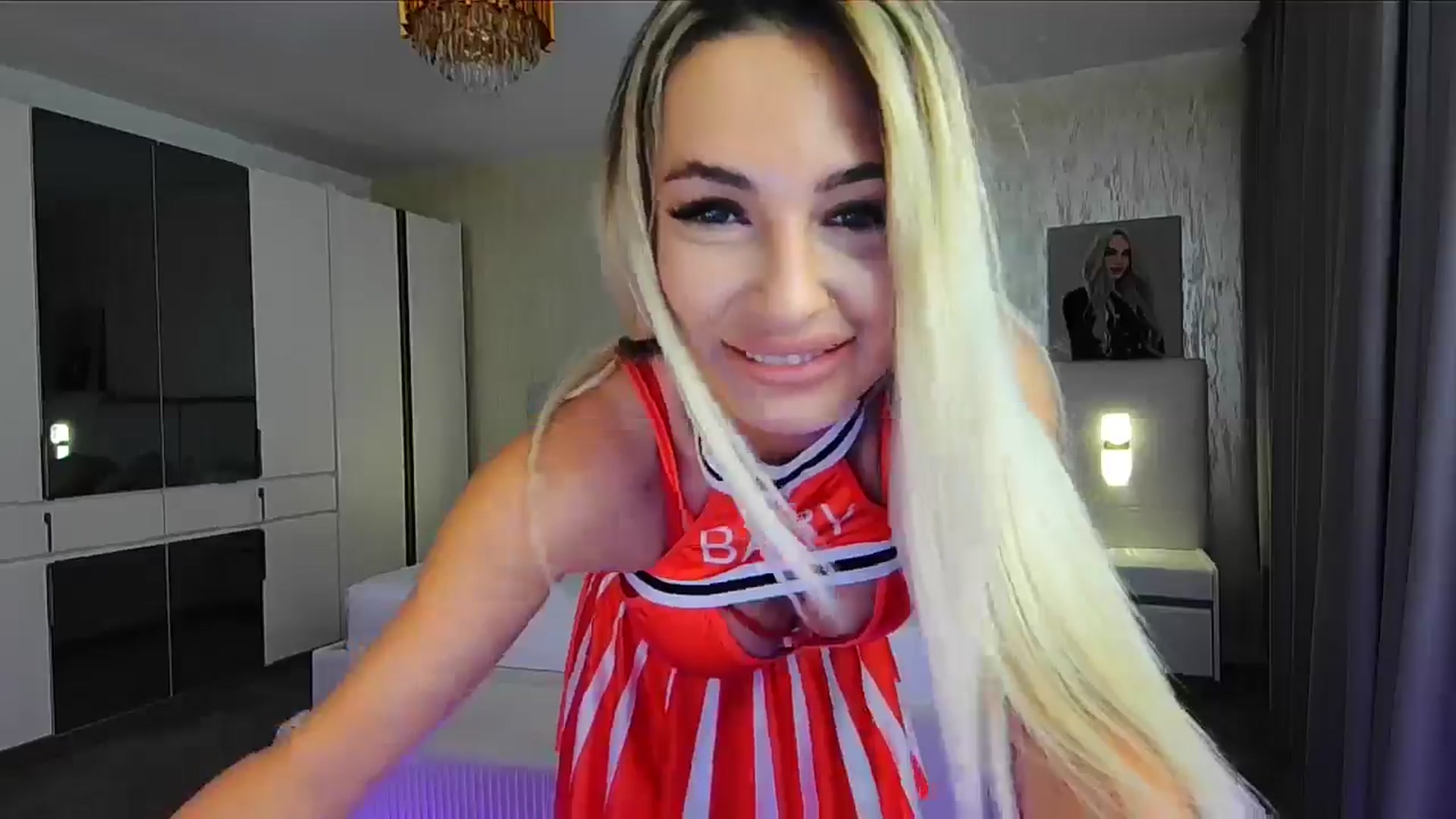 Gallery image thumbnail from BlondeIsBack's myfreecams stream on, 08/16/2024, 22:35 image 8 of 20