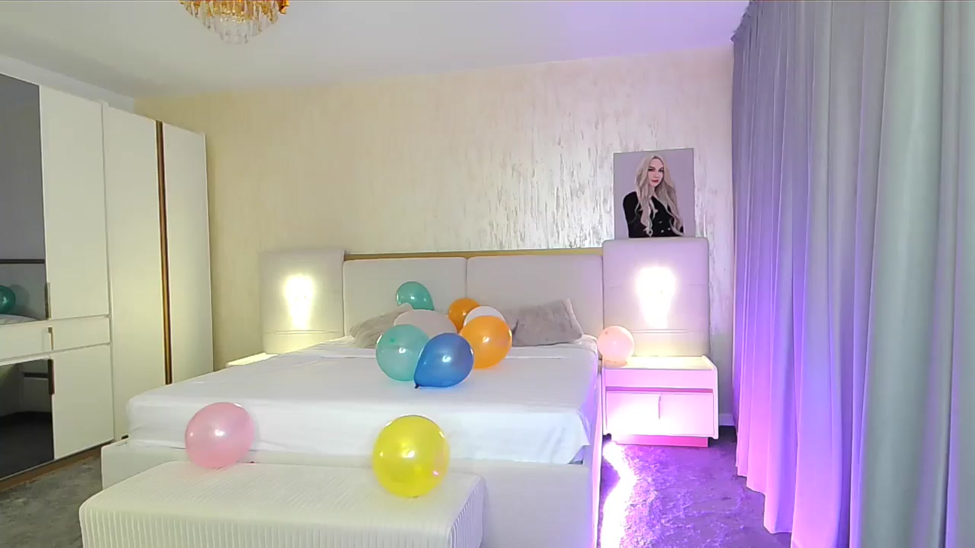 Gallery image thumbnail from BlondeIsBack's myfreecams stream on, 08/17/2024, 23:08 image 5 of 20