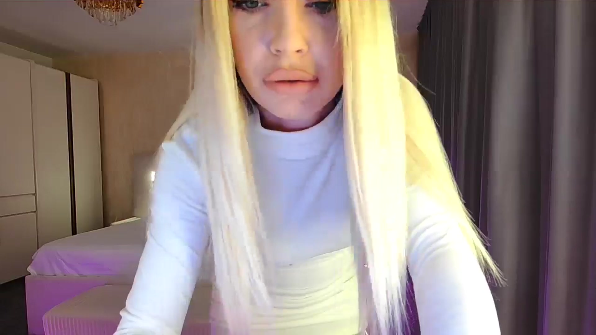 Gallery image thumbnail from BlondeIsBack's myfreecams stream on, 08/27/2024, 21:18 image 9 of 20