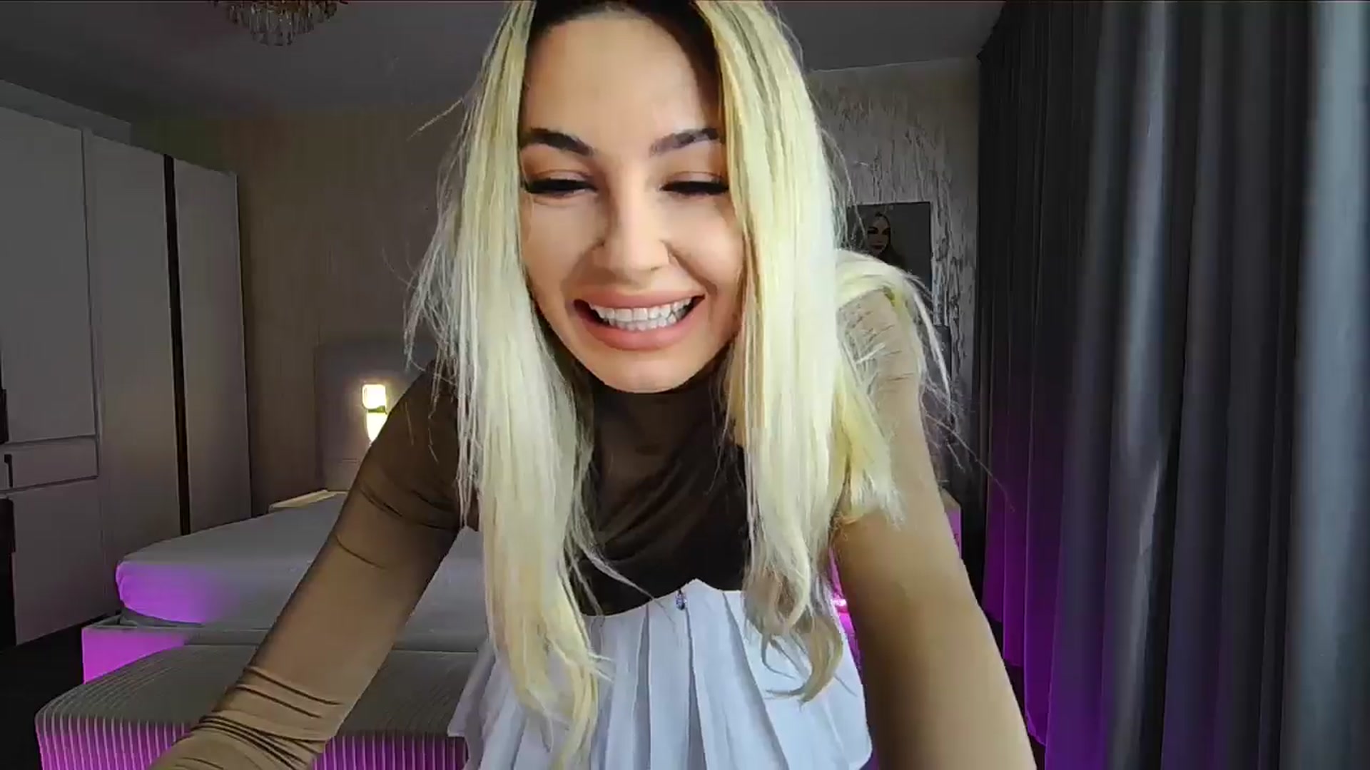 Gallery image thumbnail from BlondeIsBack's myfreecams stream on, 08/29/2024, 21:49 image 5 of 20