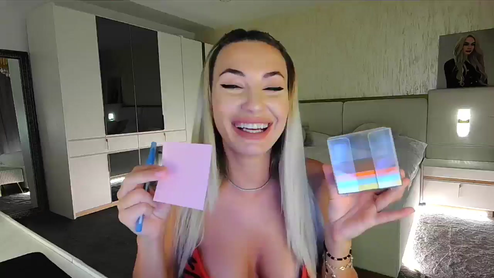 Gallery image thumbnail from BlondeIsBack's myfreecams stream on, 09/28/2024, 21:29 image 1 of 20