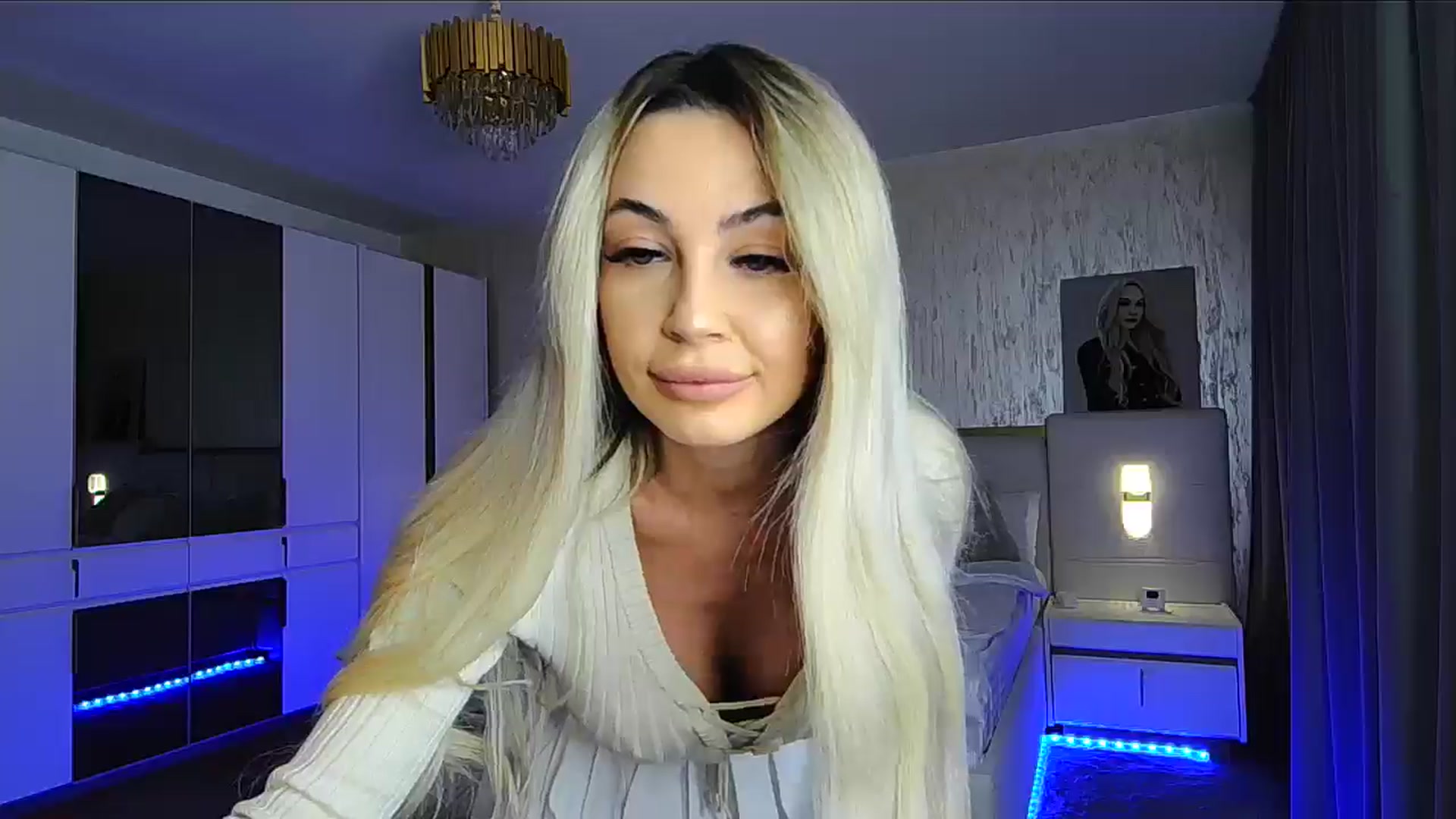 Gallery image thumbnail from BlondeIsBack's myfreecams stream on, 11/08/2024, 23:49 image 4 of 20