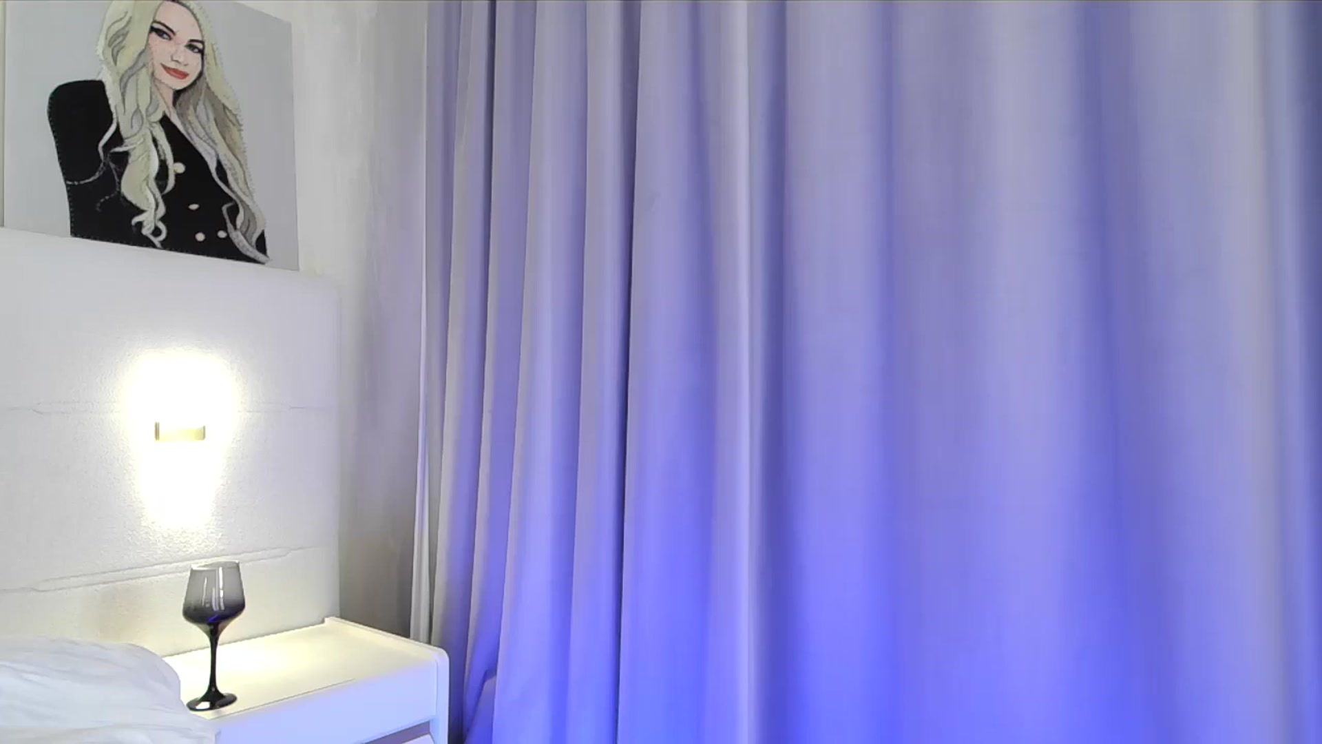Gallery image thumbnail from BlondeIsBack's myfreecams stream on, 11/15/2024, 01:46 image 10 of 20