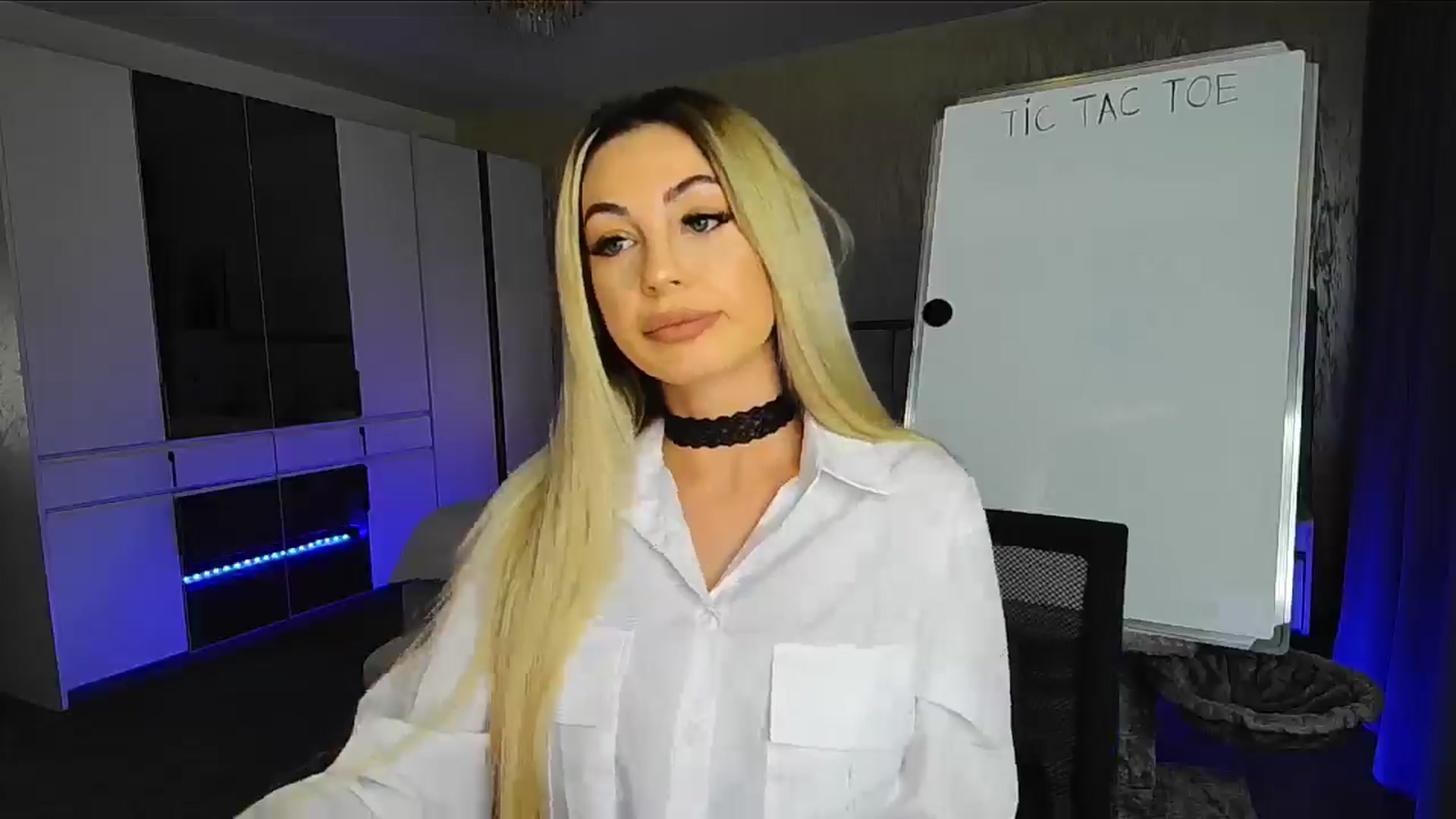 Gallery image thumbnail from BlondeIsBack's myfreecams stream on, 11/15/2024, 22:59 image 3 of 20
