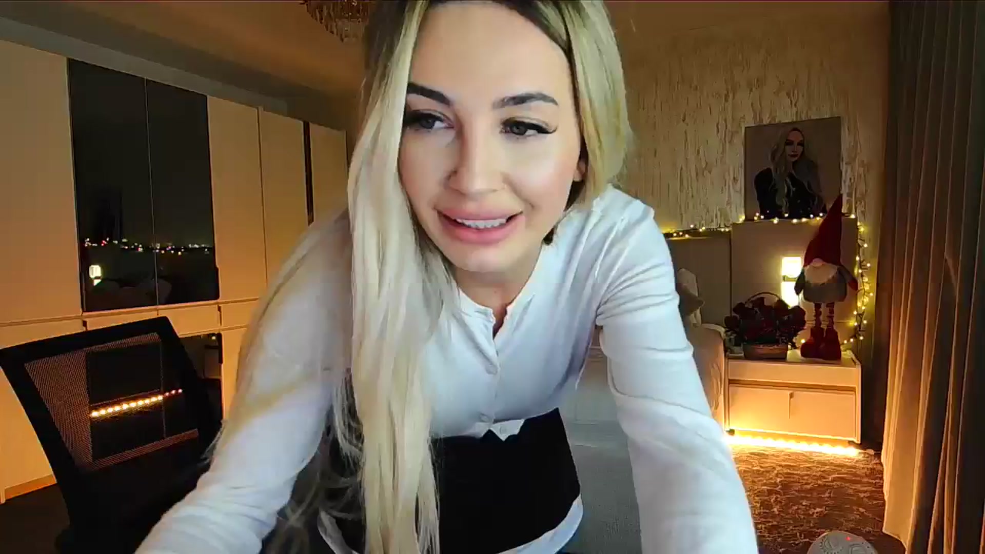 Gallery image thumbnail from BlondeIsBack's myfreecams stream on, 12/01/2024, 24:02 image 1 of 20