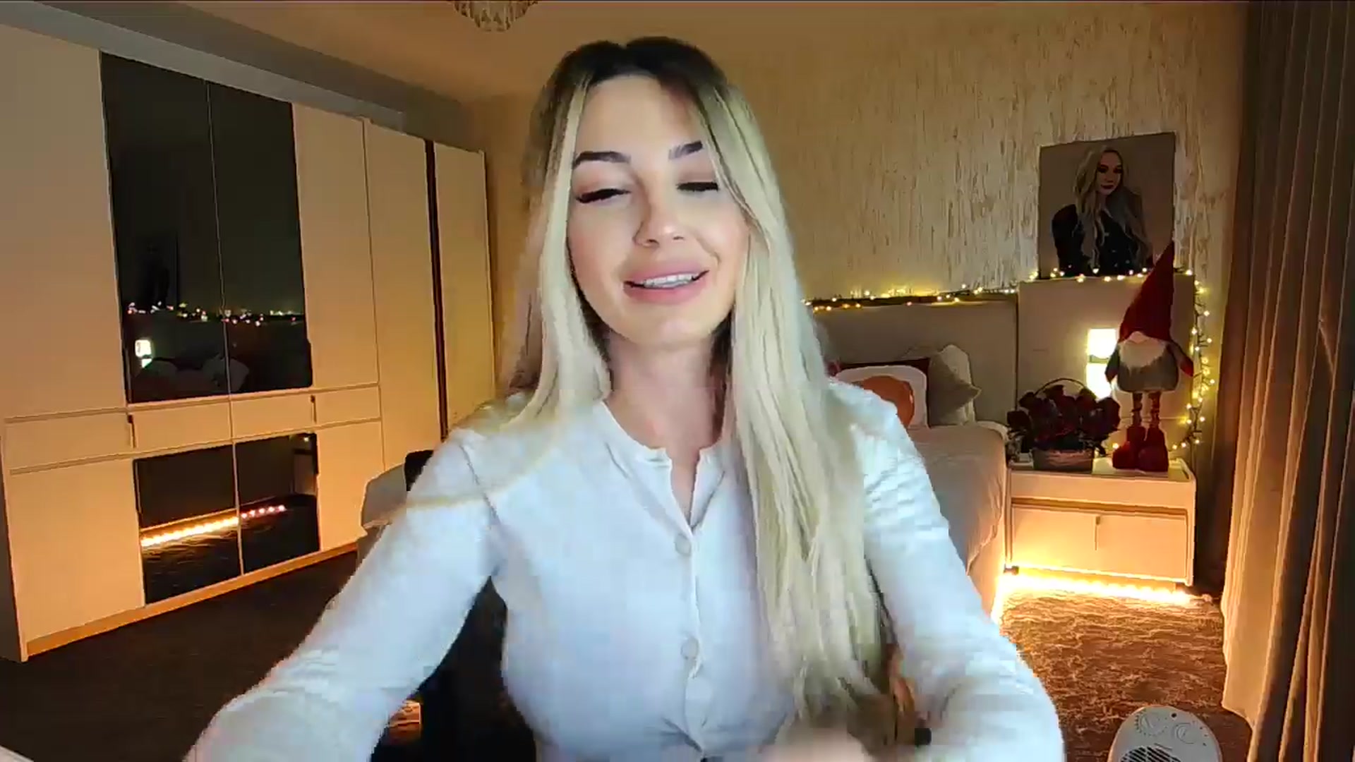 Gallery image thumbnail from BlondeIsBack's myfreecams stream on, 12/01/2024, 24:02 image 2 of 20
