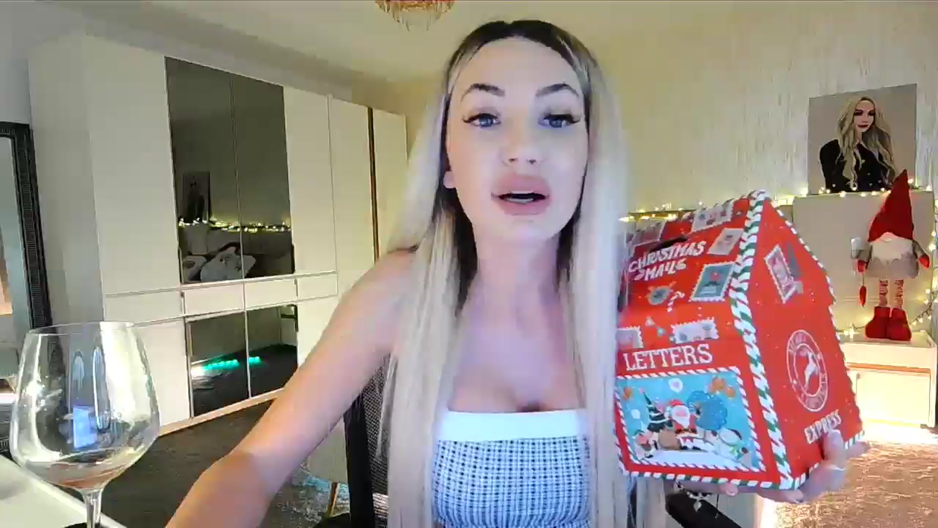 Gallery image thumbnail from BlondeIsBack's myfreecams stream on, 12/04/2024, 23:26 image 11 of 20