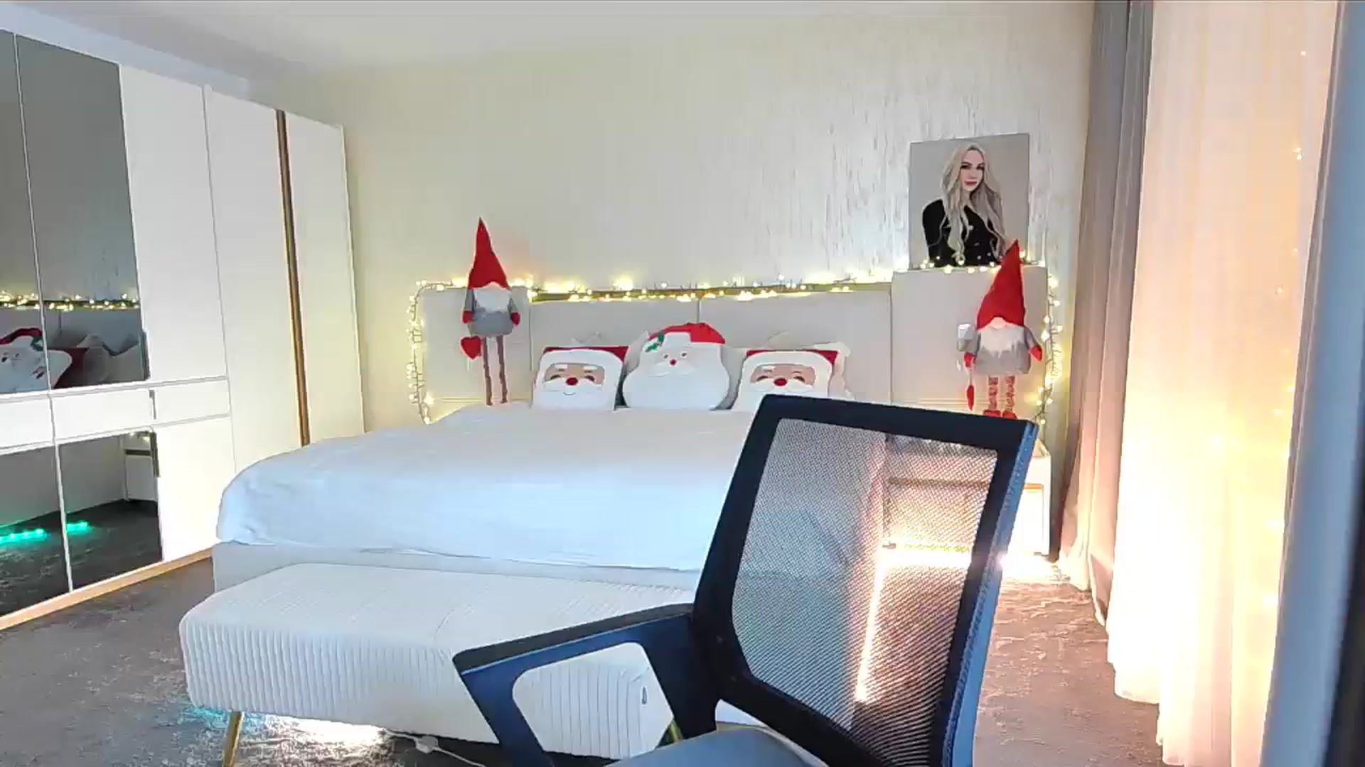 Gallery image thumbnail from BlondeIsBack's myfreecams stream on, 12/04/2024, 23:26 image 5 of 20