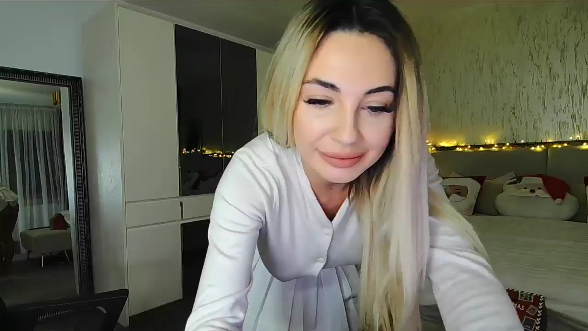 Gallery image thumbnail from BlondeIsBack's myfreecams stream on, 12/07/2024, 23:31 image 13 of 20