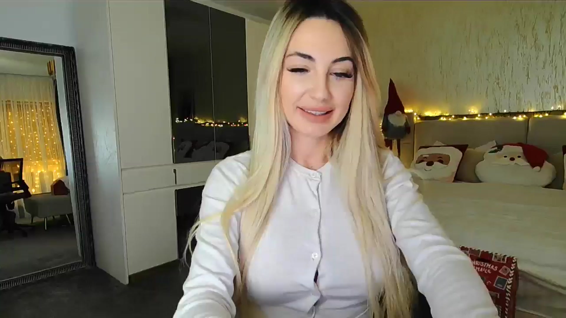 Gallery image thumbnail from BlondeIsBack's myfreecams stream on, 12/07/2024, 23:31 image 5 of 20