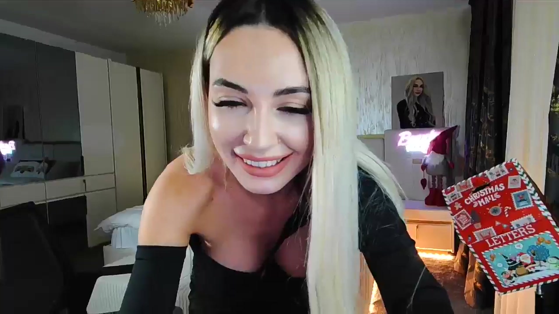 Gallery image thumbnail from BlondeIsBack's myfreecams stream on, 12/12/2024, 22:37 image 15 of 20