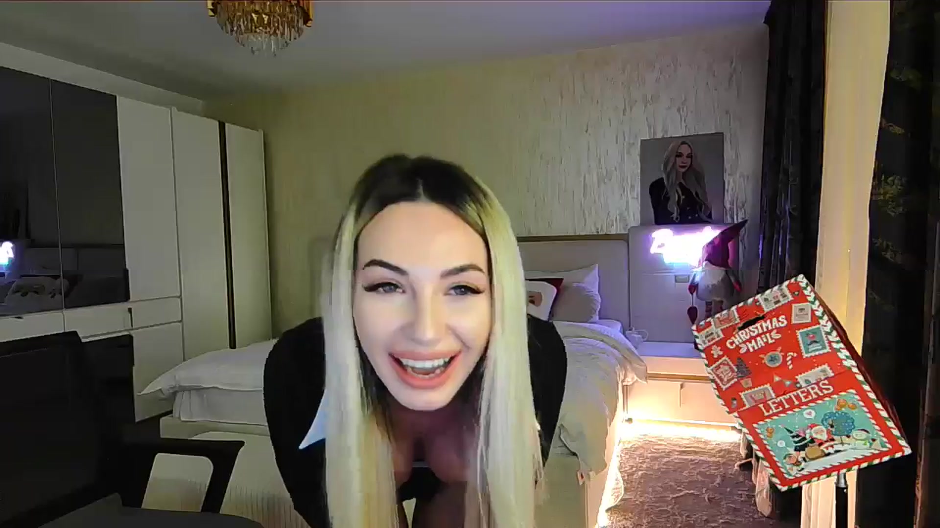 Gallery image thumbnail from BlondeIsBack's myfreecams stream on, 12/12/2024, 23:59 image 9 of 20