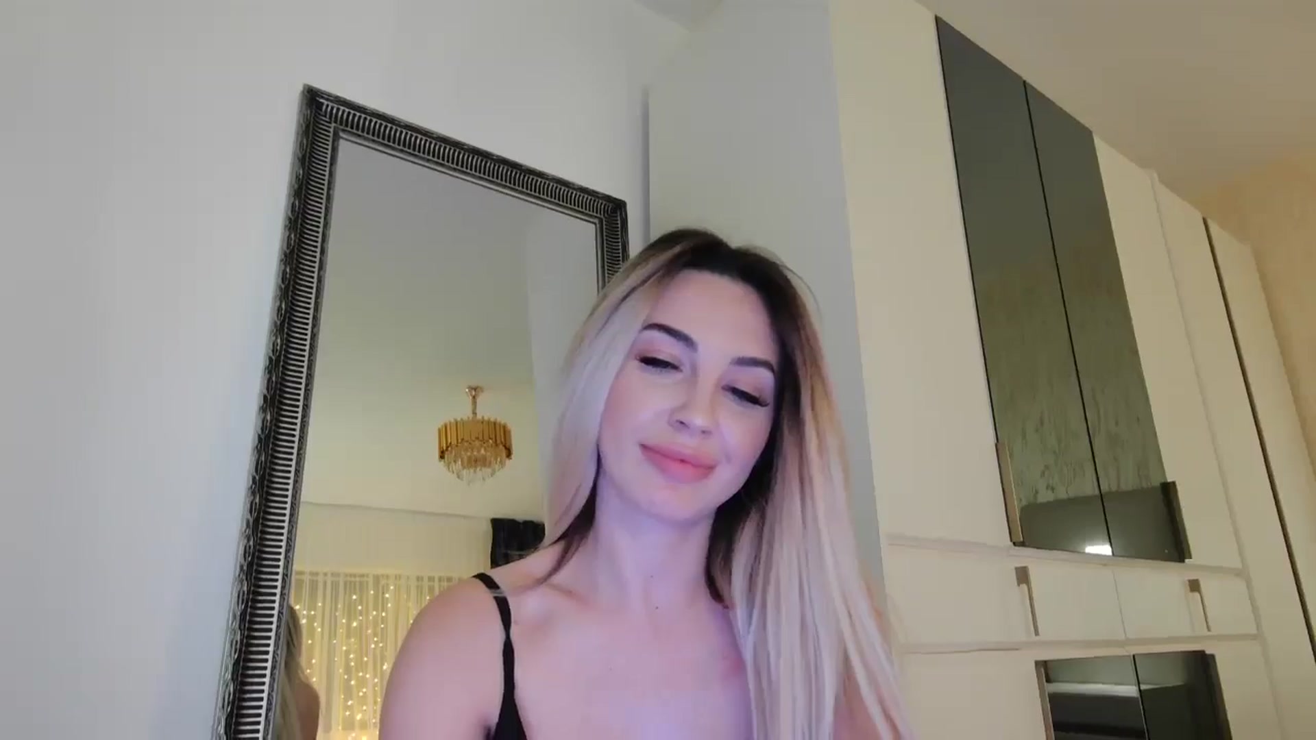 Gallery image thumbnail from BlondeIsBack's myfreecams stream on, 01/05/2025, 01:39 image 17 of 20