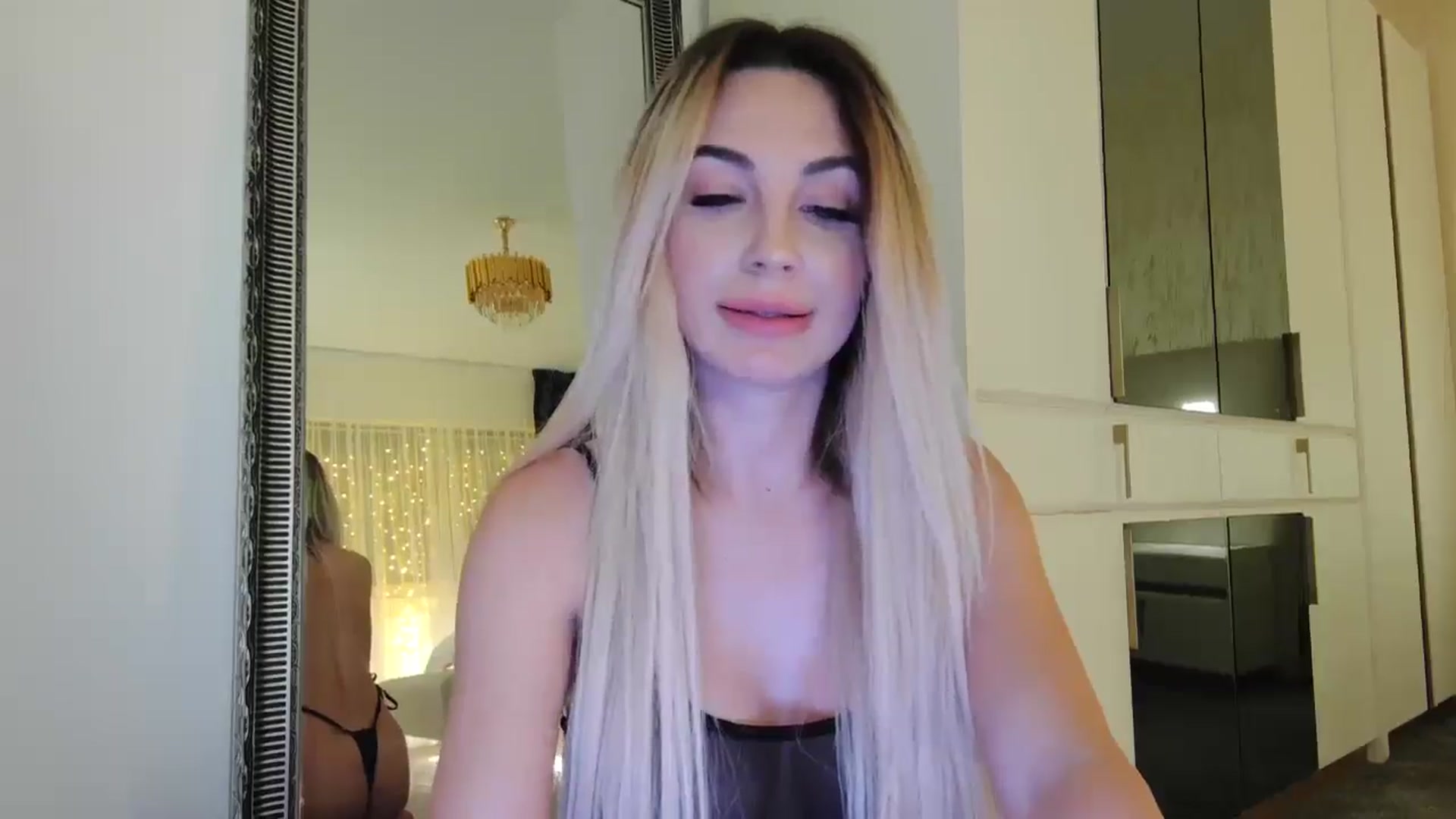 Gallery image thumbnail from BlondeIsBack's myfreecams stream on, 01/05/2025, 01:39 image 9 of 20