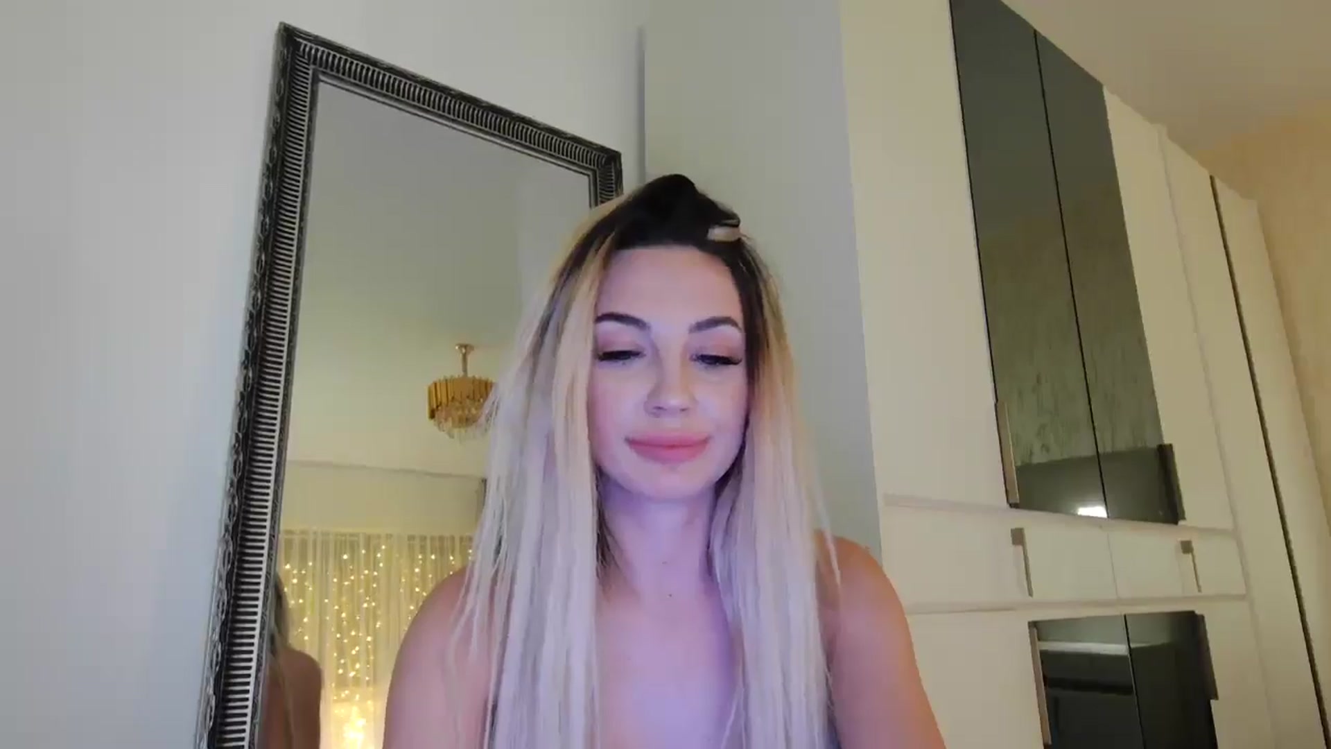Gallery image thumbnail from BlondeIsBack's myfreecams stream on, 01/05/2025, 01:39 image 11 of 20