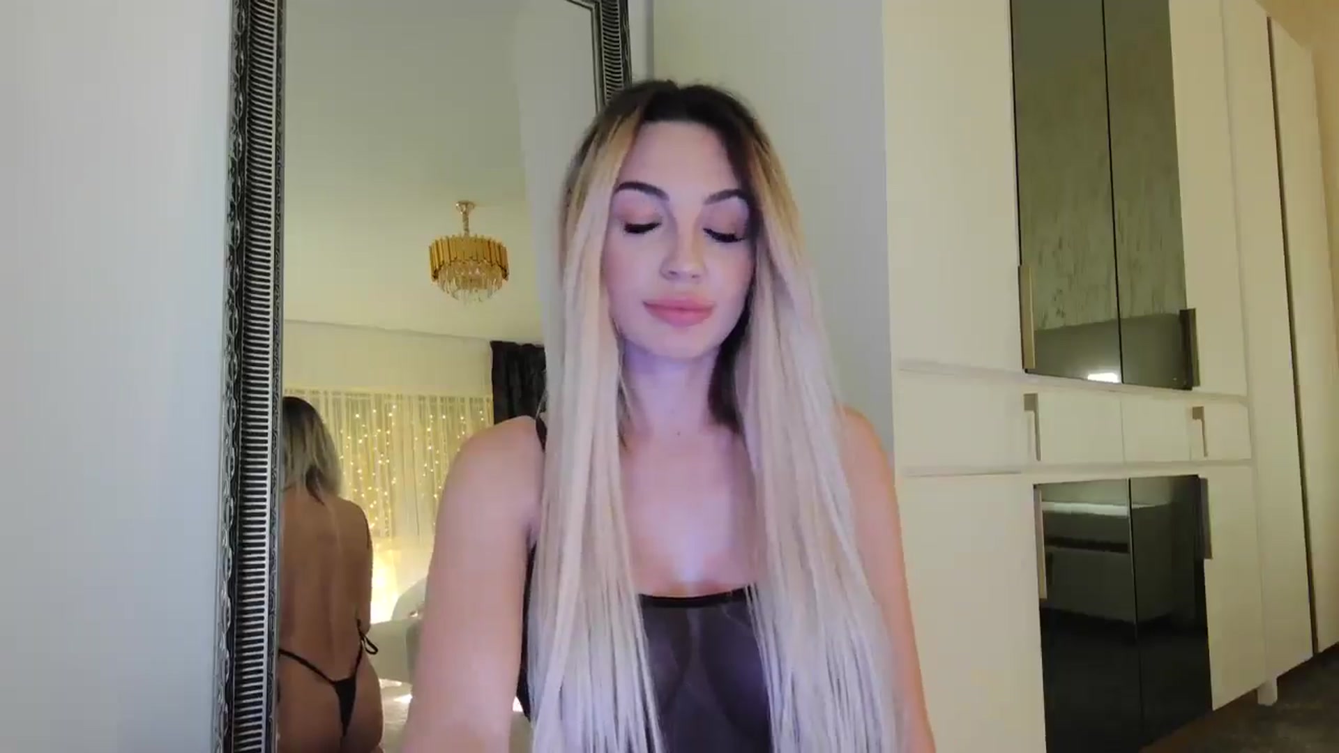 Gallery image thumbnail from BlondeIsBack's myfreecams stream on, 01/05/2025, 01:39 image 8 of 20