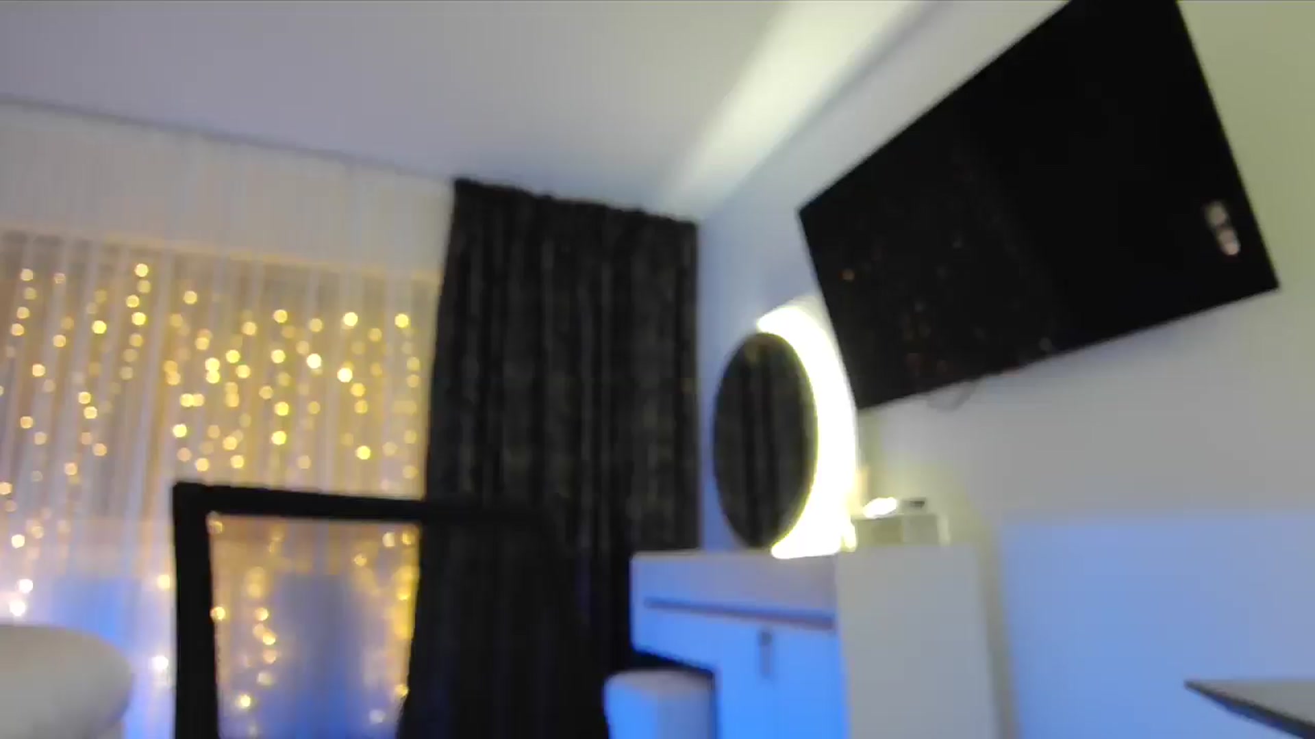 Gallery image thumbnail from BlondeIsBack's myfreecams stream on, 01/09/2025, 22:58 image 16 of 20