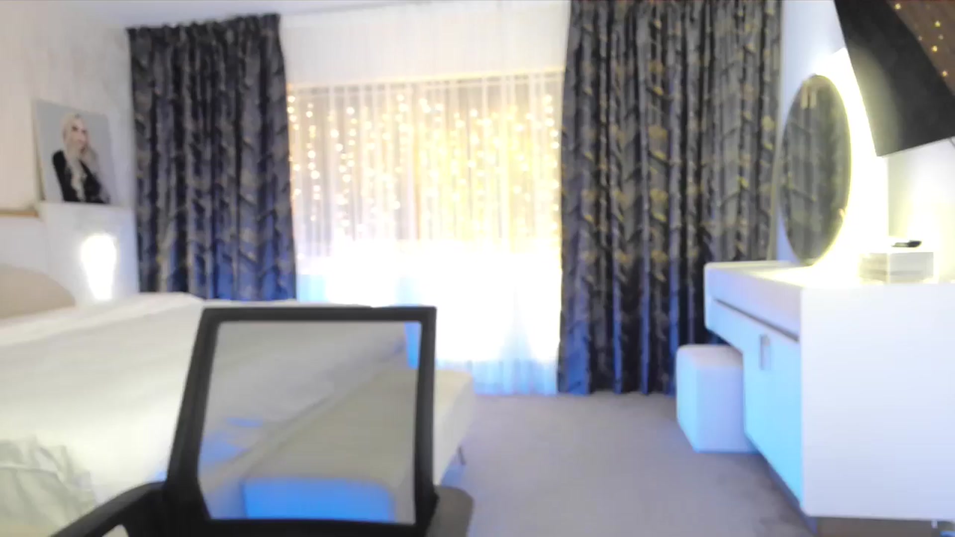 Gallery image thumbnail from BlondeIsBack's myfreecams stream on, 01/10/2025, 24:02 image 11 of 20