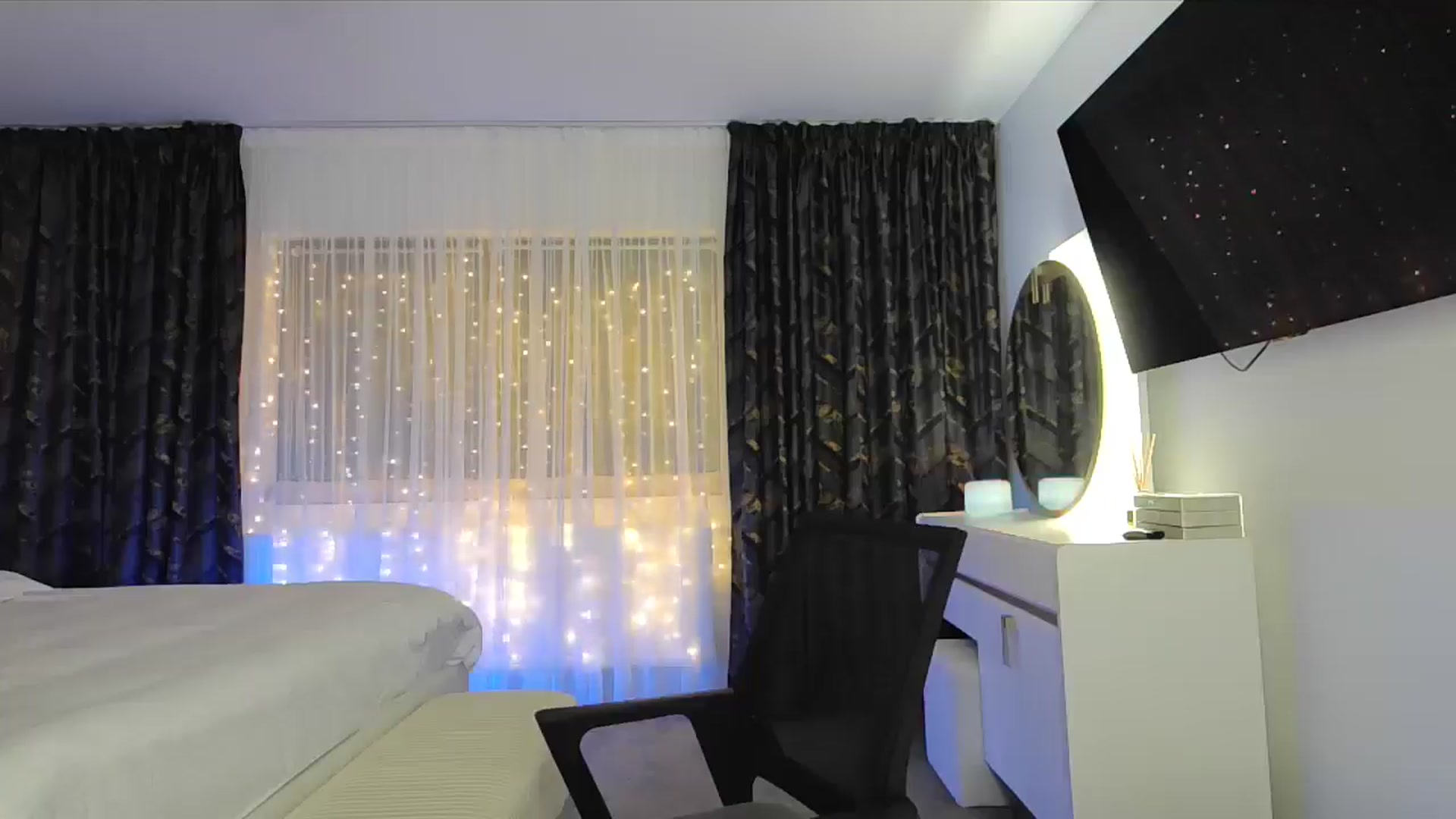 Gallery image thumbnail from BlondeIsBack's myfreecams stream on, 01/12/2025, 01:26 image 4 of 20