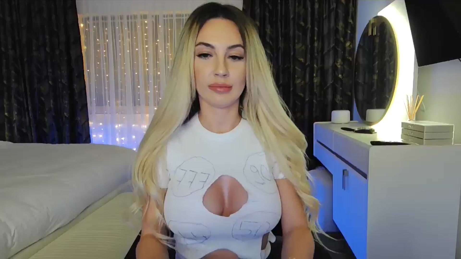 Gallery image thumbnail from BlondeIsBack's myfreecams stream on, 01/25/2025, 24:30 image 5 of 20
