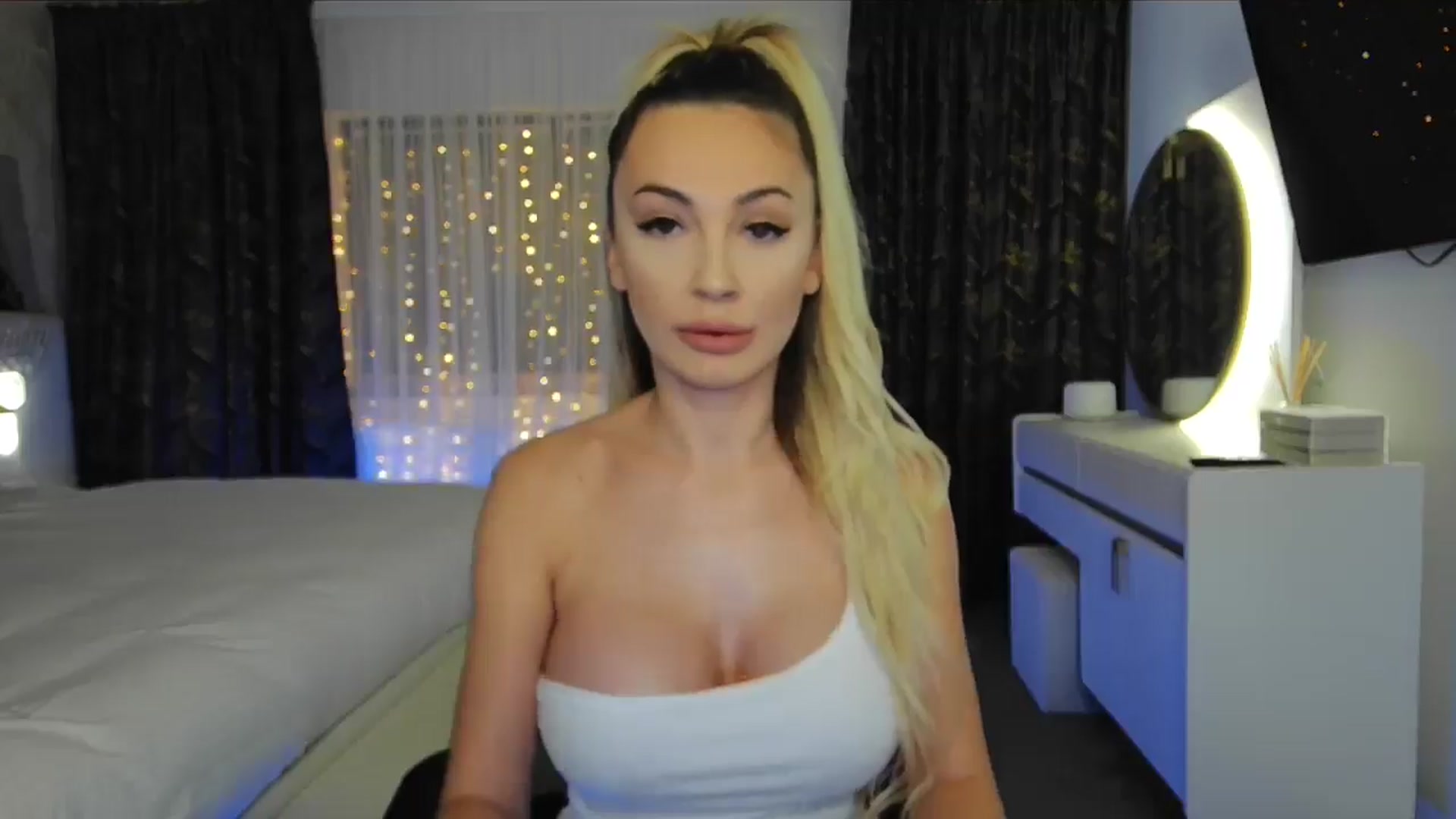 Gallery image thumbnail from BlondeIsBack's myfreecams stream on, 01/25/2025, 18:57 image 13 of 20