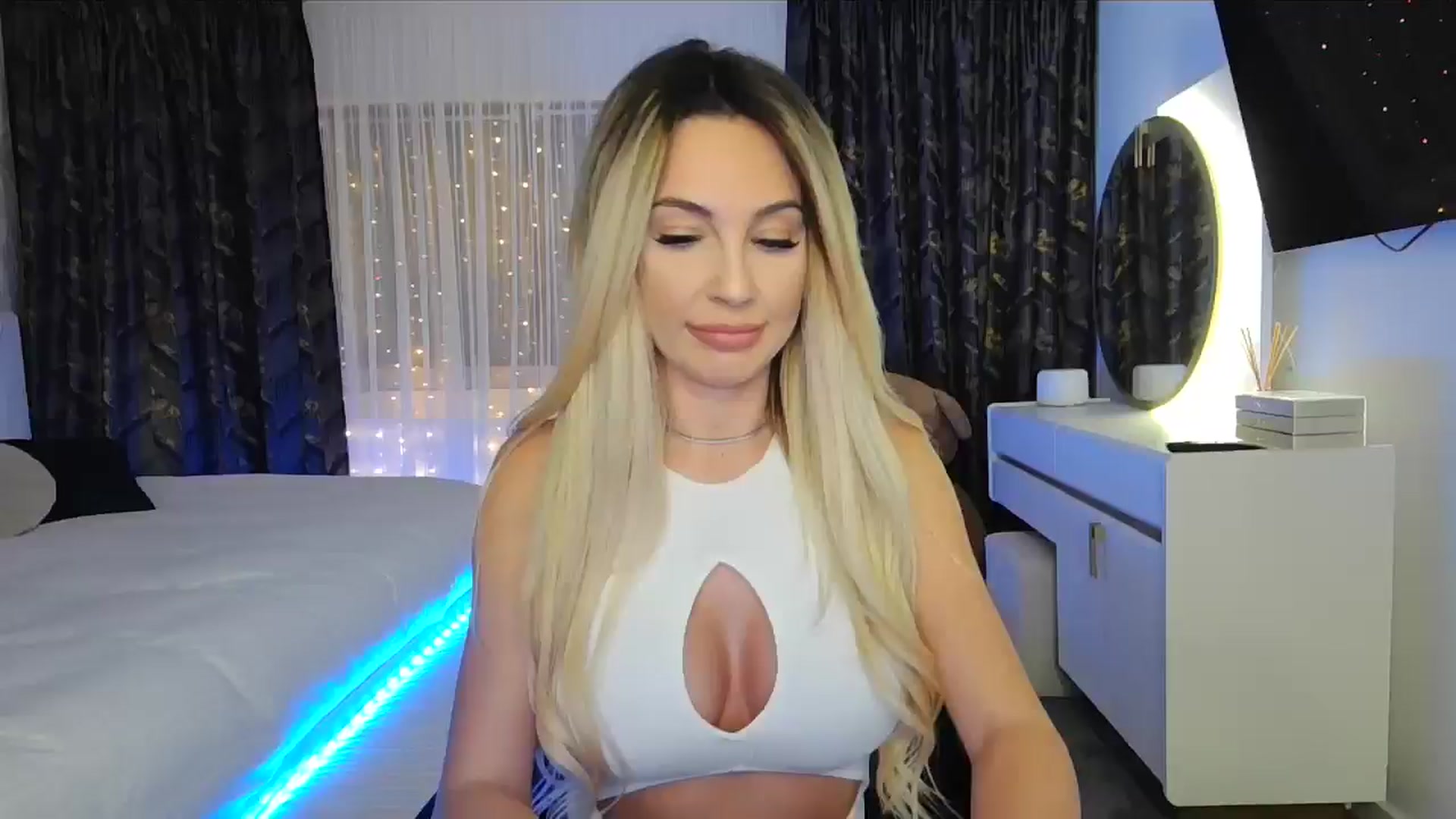 Gallery image thumbnail from BlondeIsBack's myfreecams stream on, 01/25/2025, 22:18 image 1 of 20