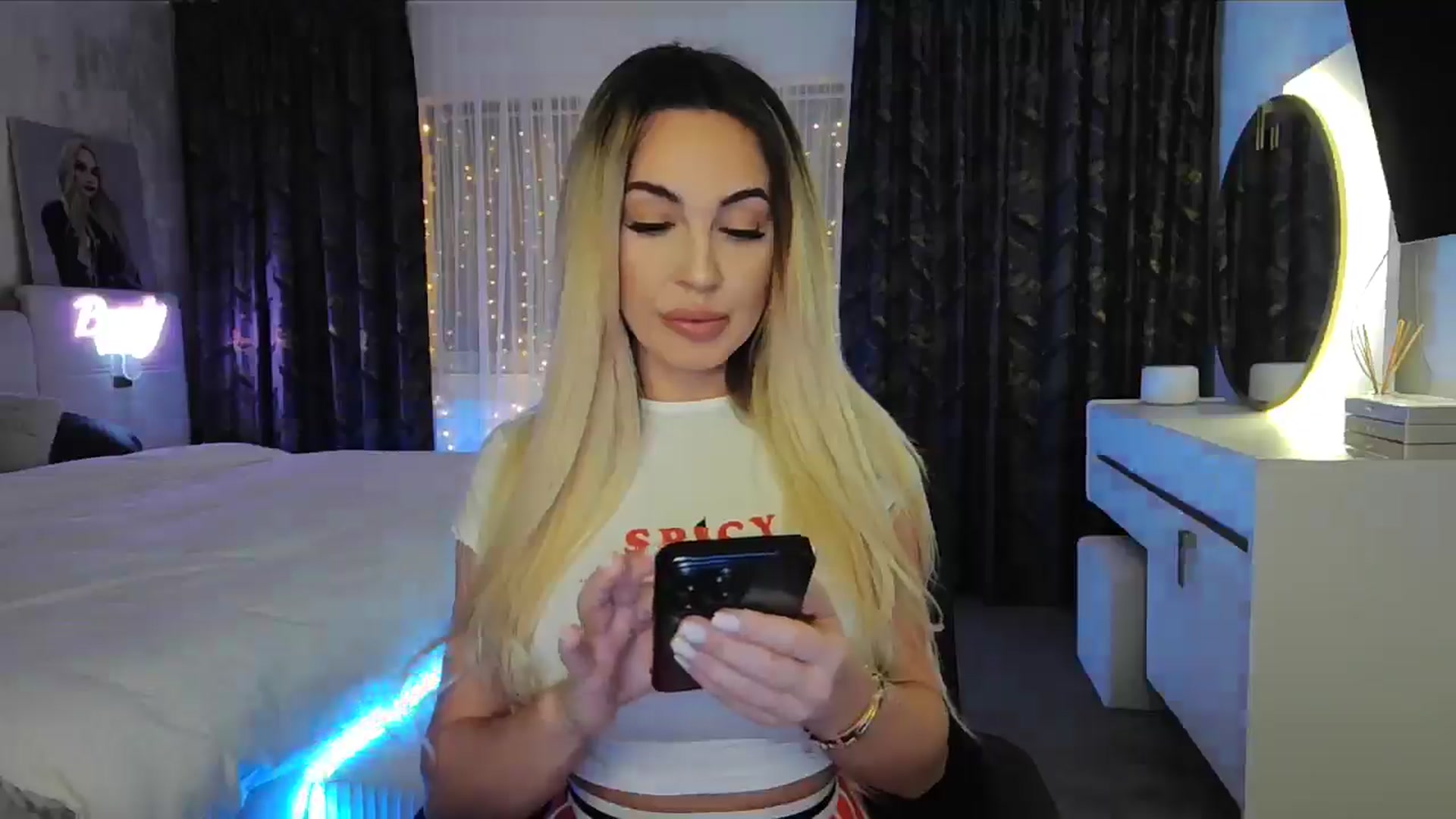 Gallery image thumbnail from BlondeIsBack's myfreecams stream on, 01/26/2025, 20:47 image 3 of 20